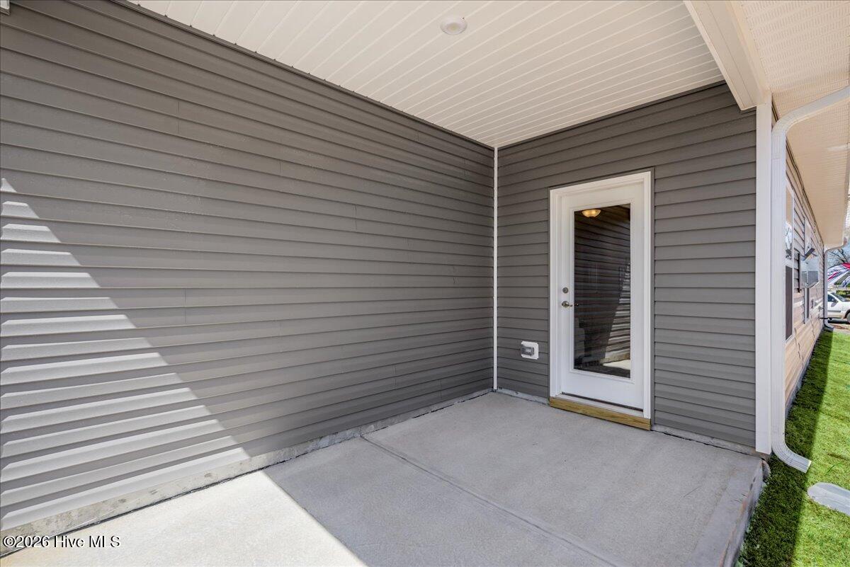 100547135 | Photo 28