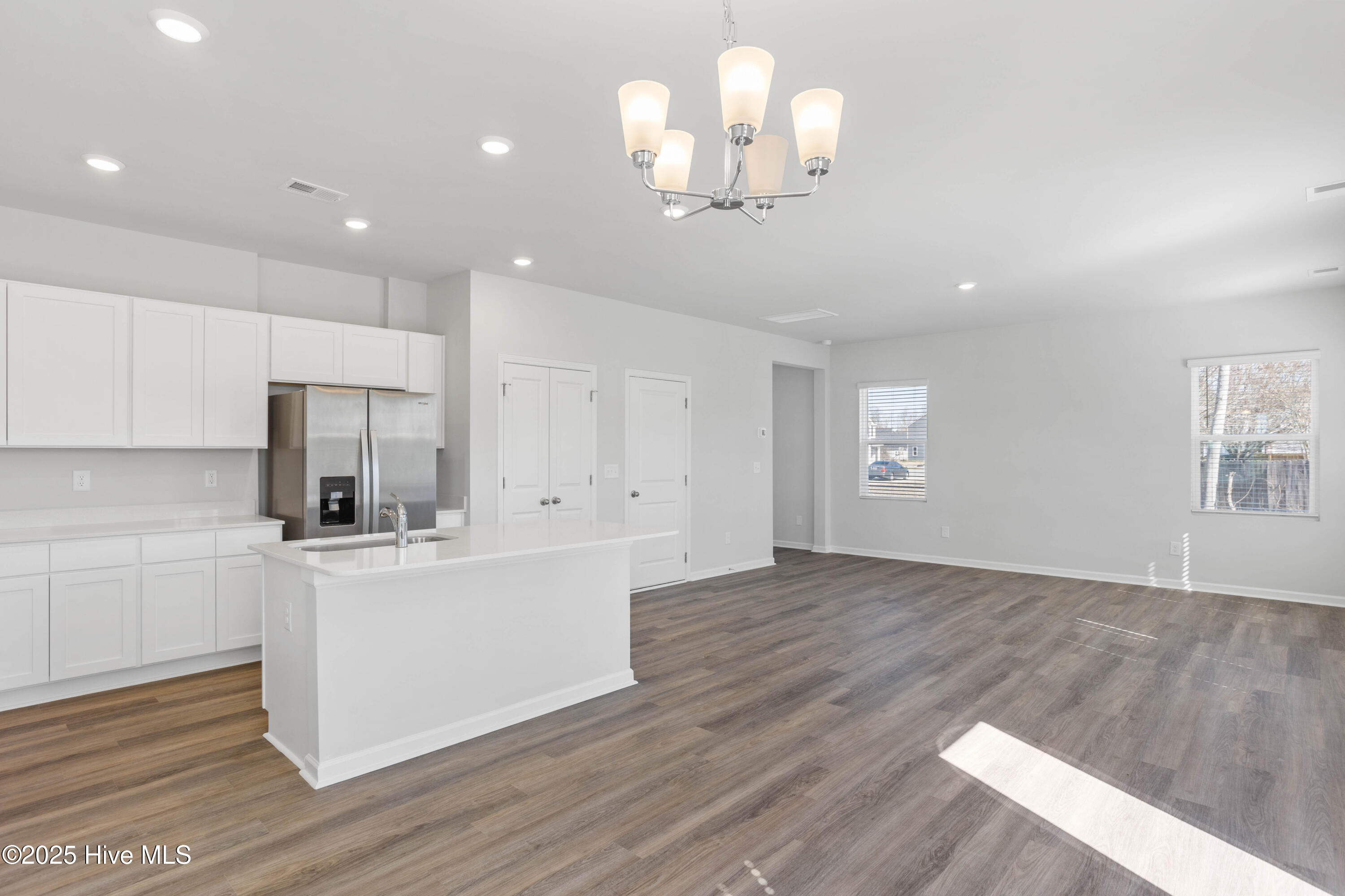 100546626 | Photo 11