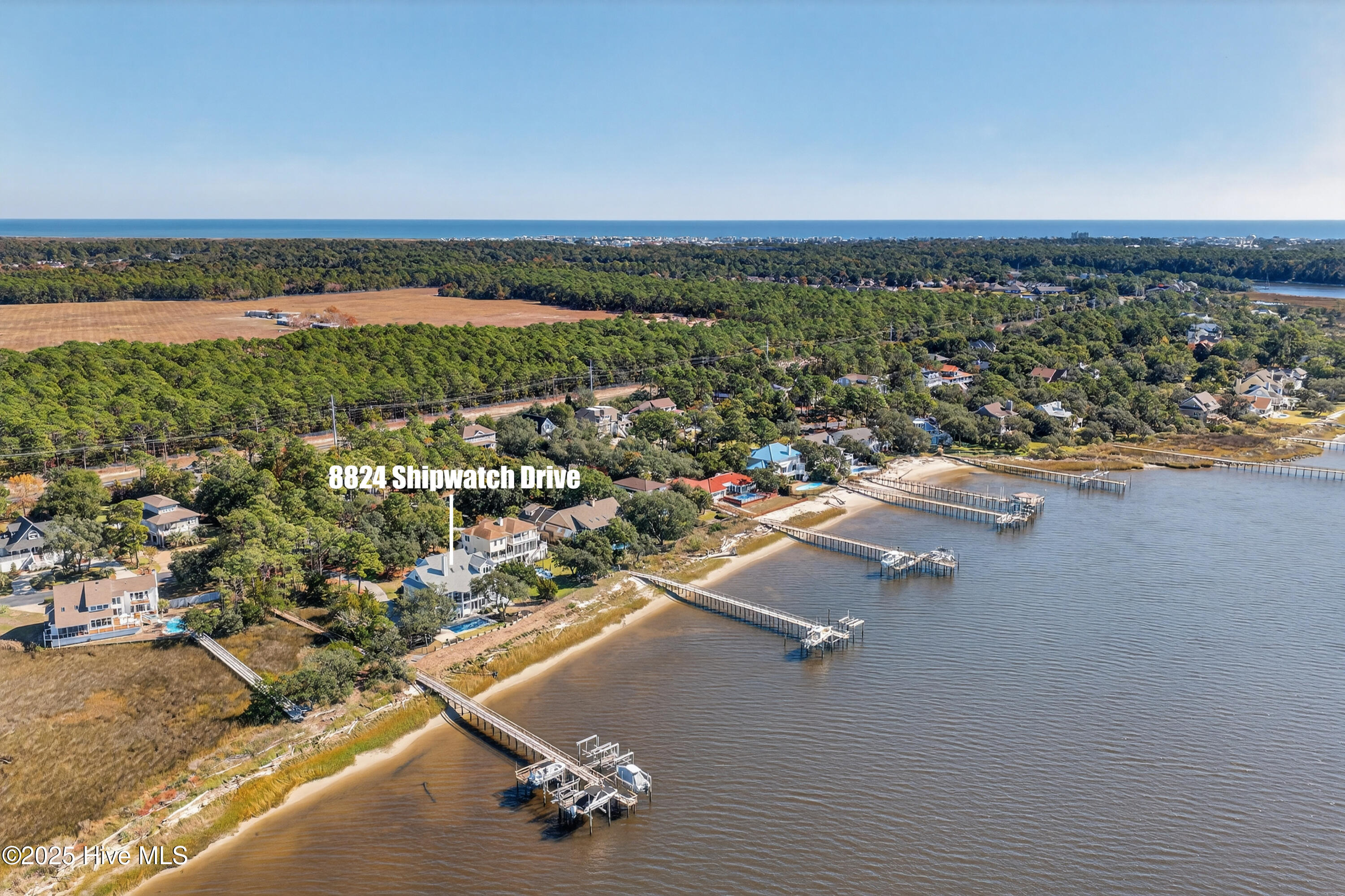 100539038 | Photo 72