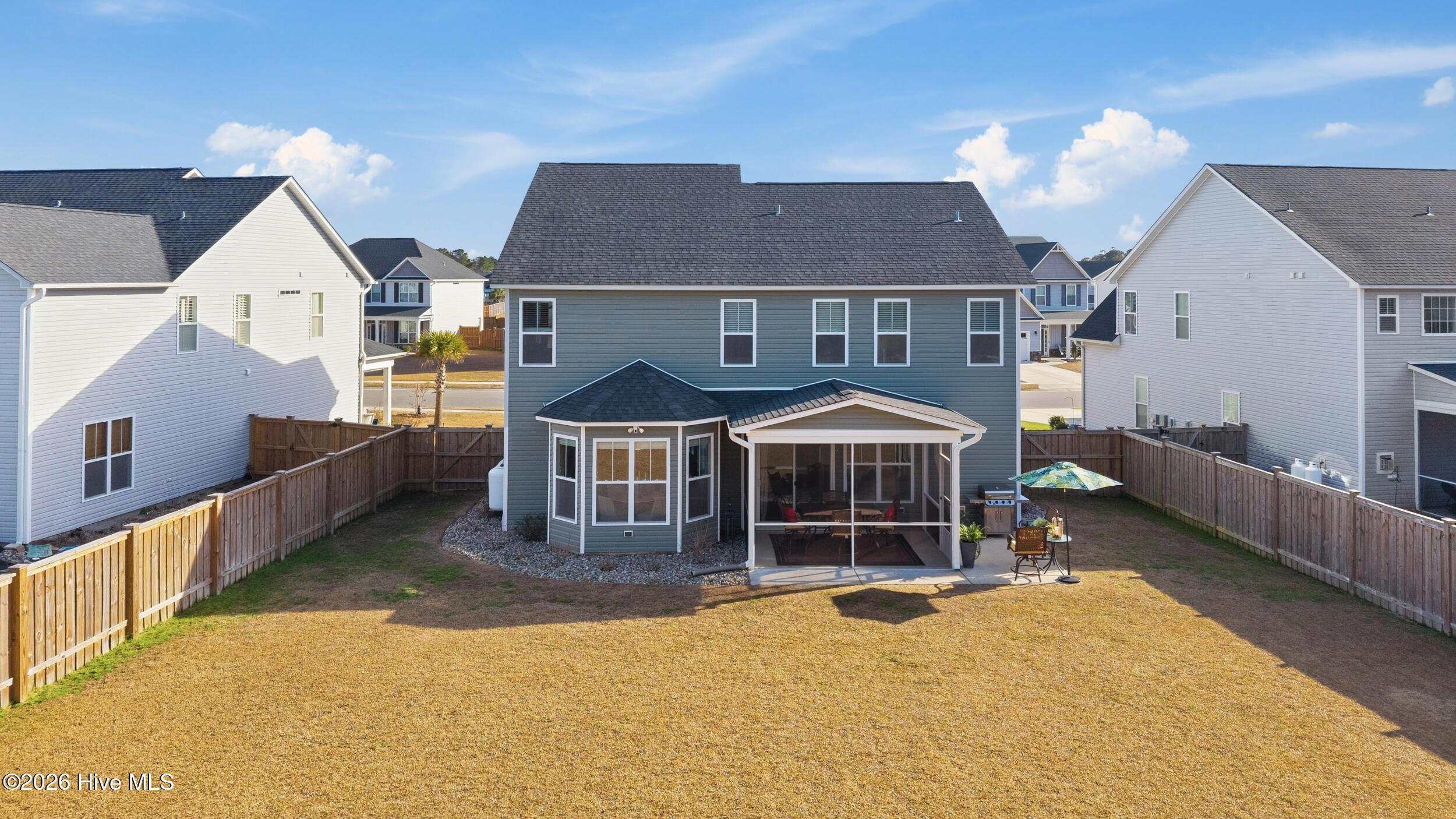 100558195 | Photo 49