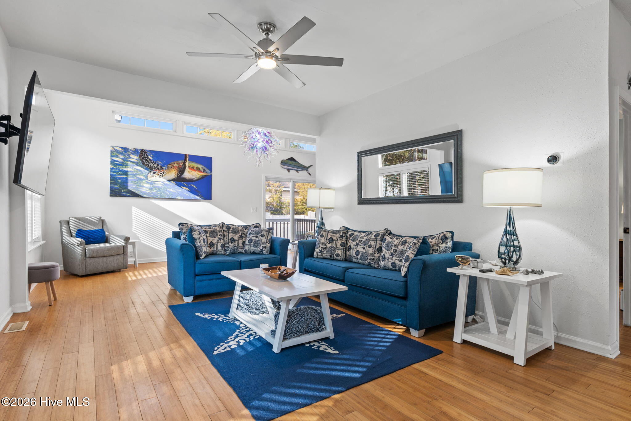 100548707 | Photo 22