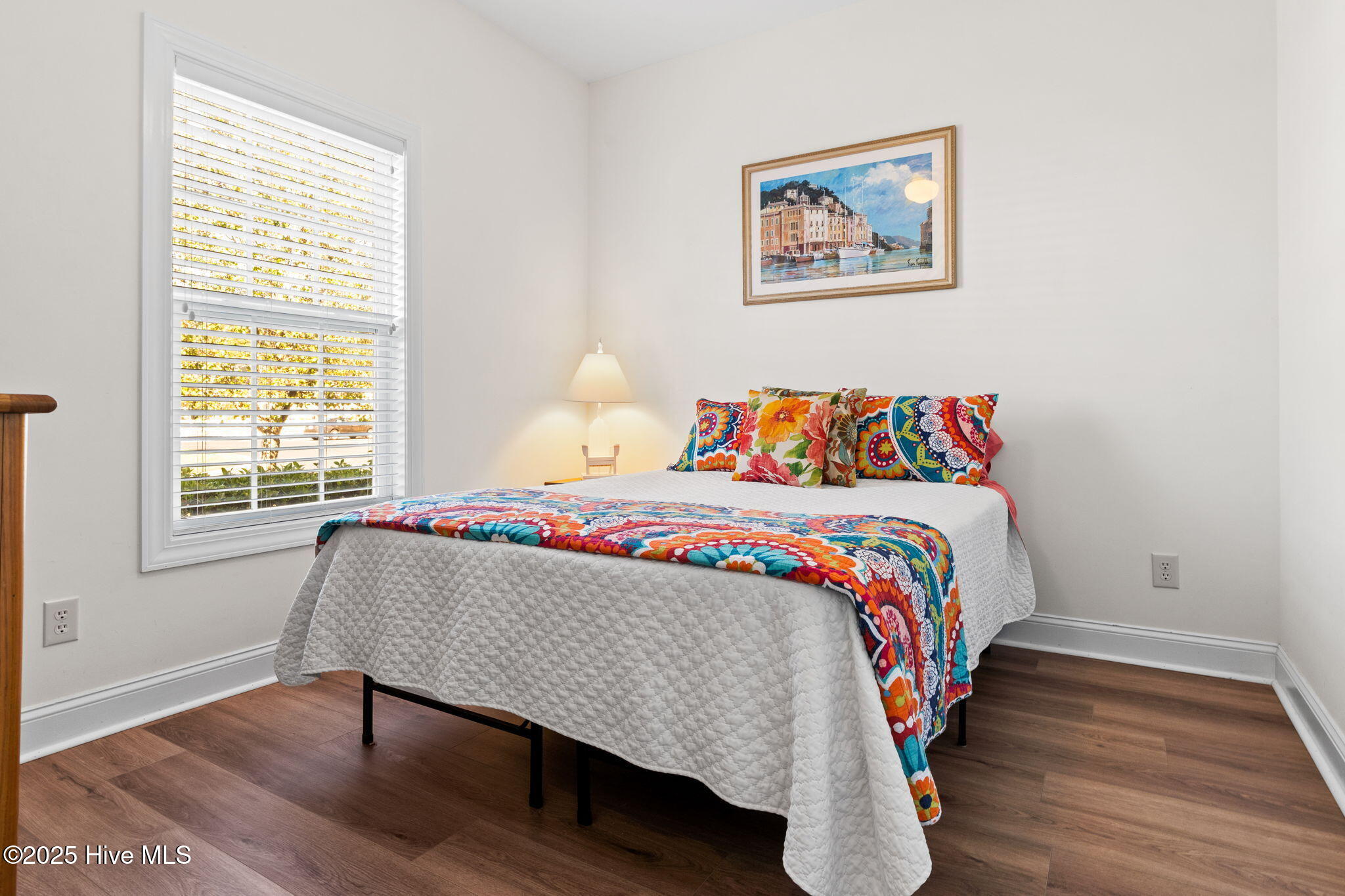 100536839 | Photo 23