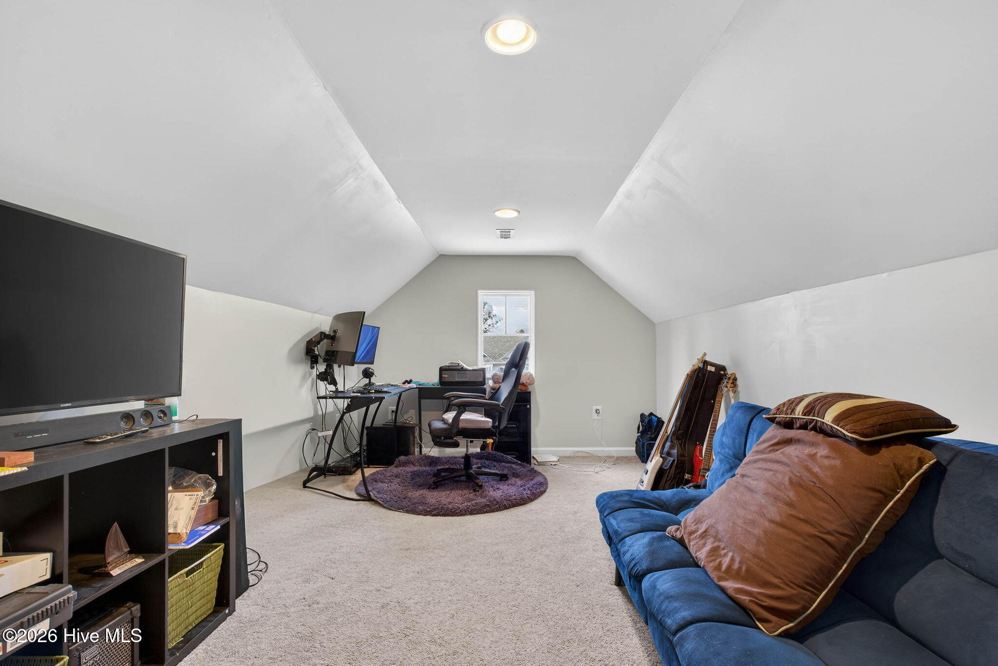 100561727 | Photo 30