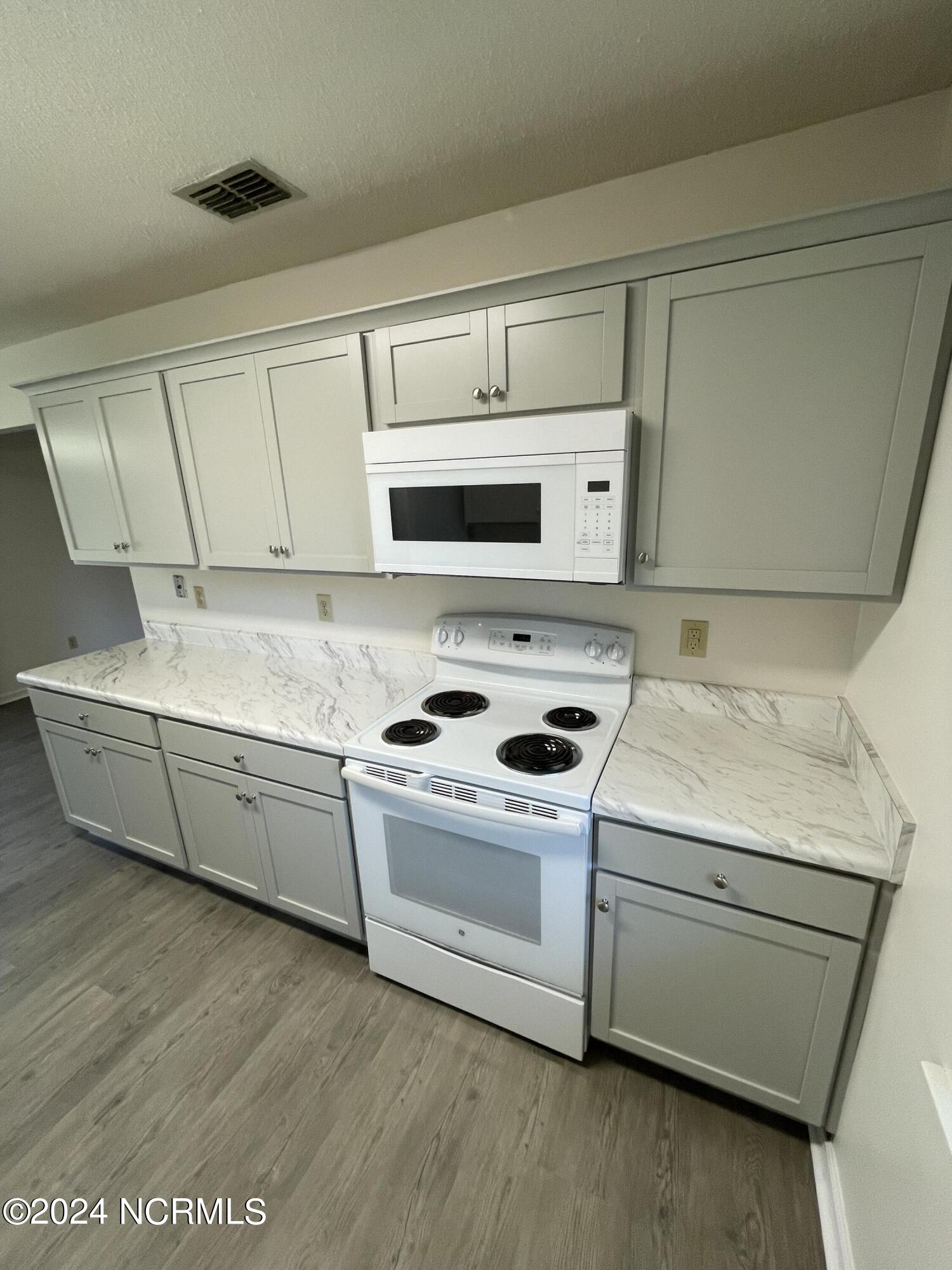 100544416 | Photo 10