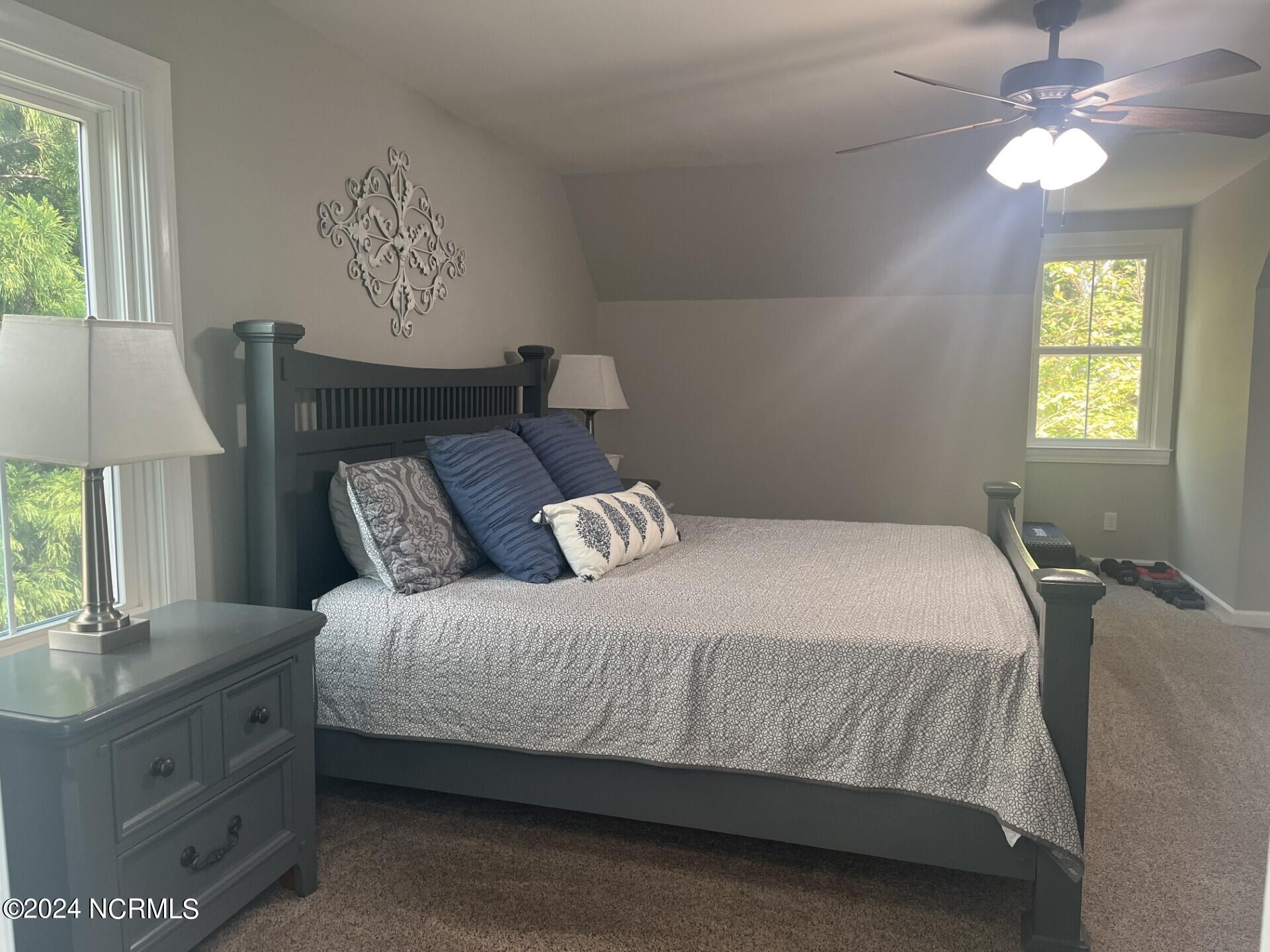 100570144 | Photo 24