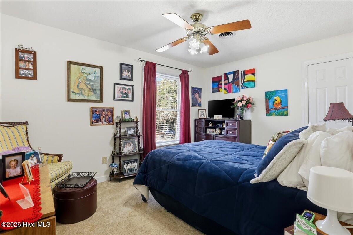 100550668 | Photo 24