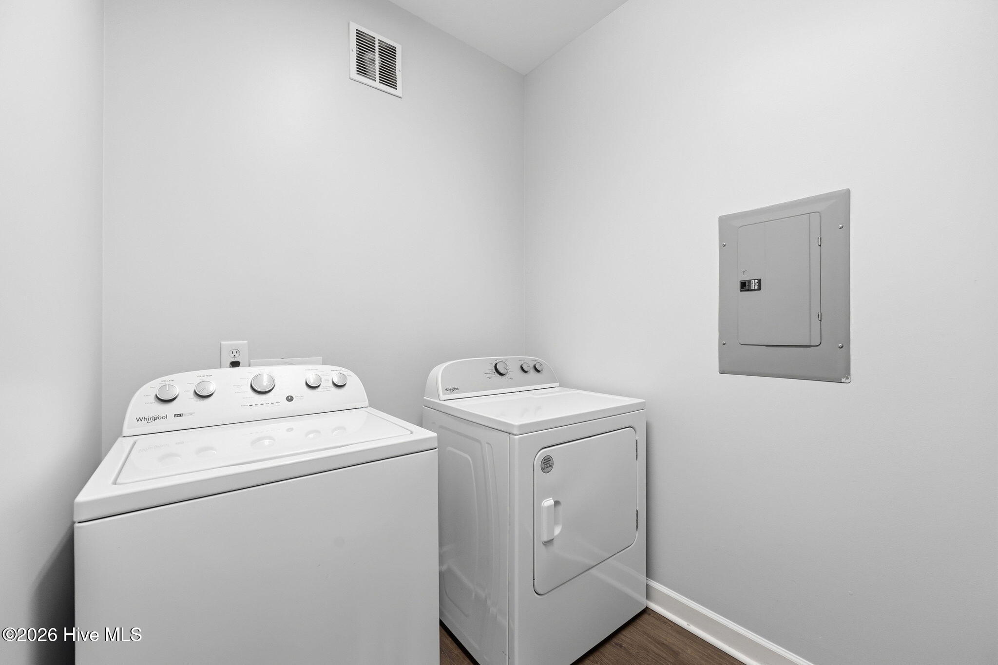 204 Wedgefield Circle,Maple Hill