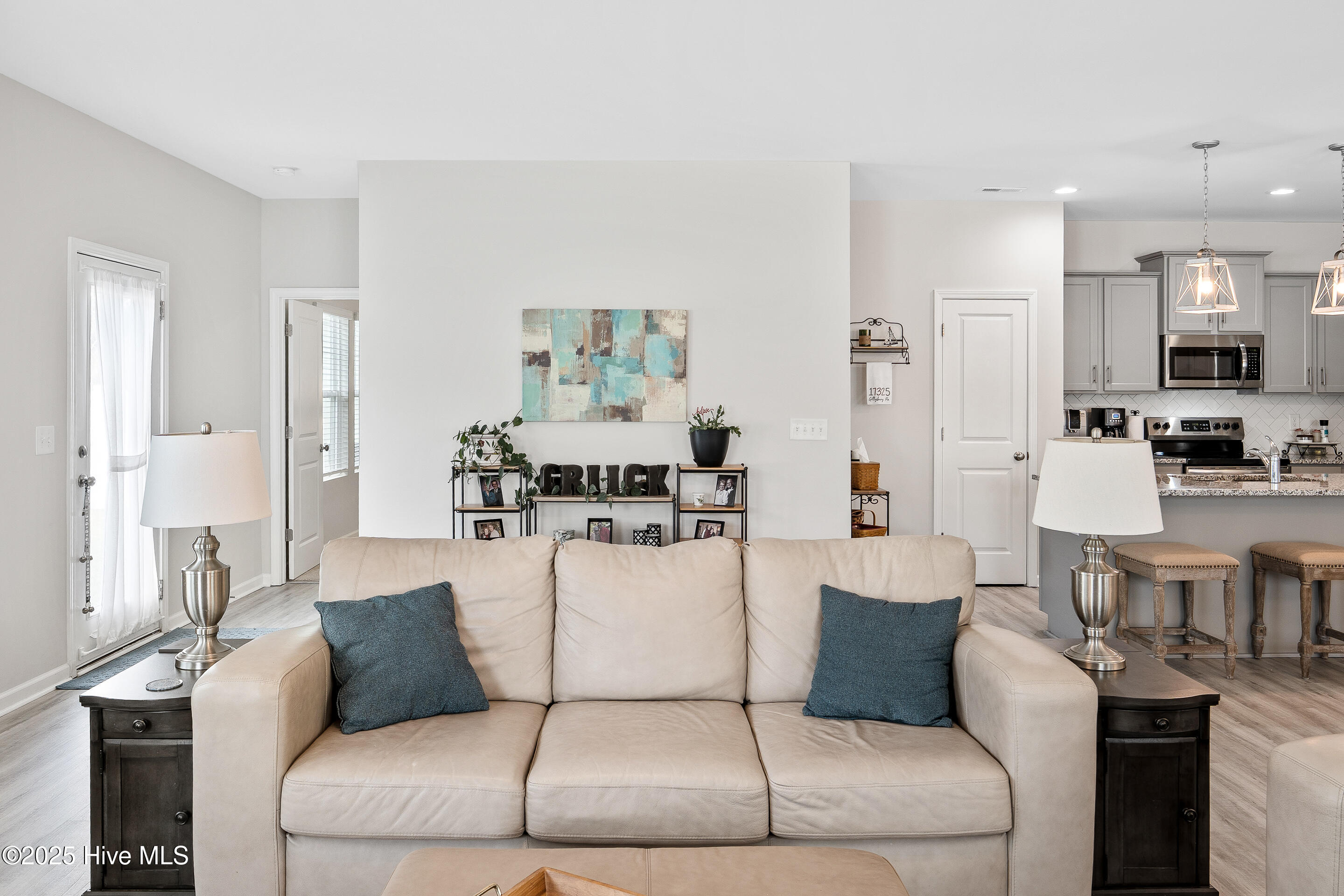 100535535 | Photo 10