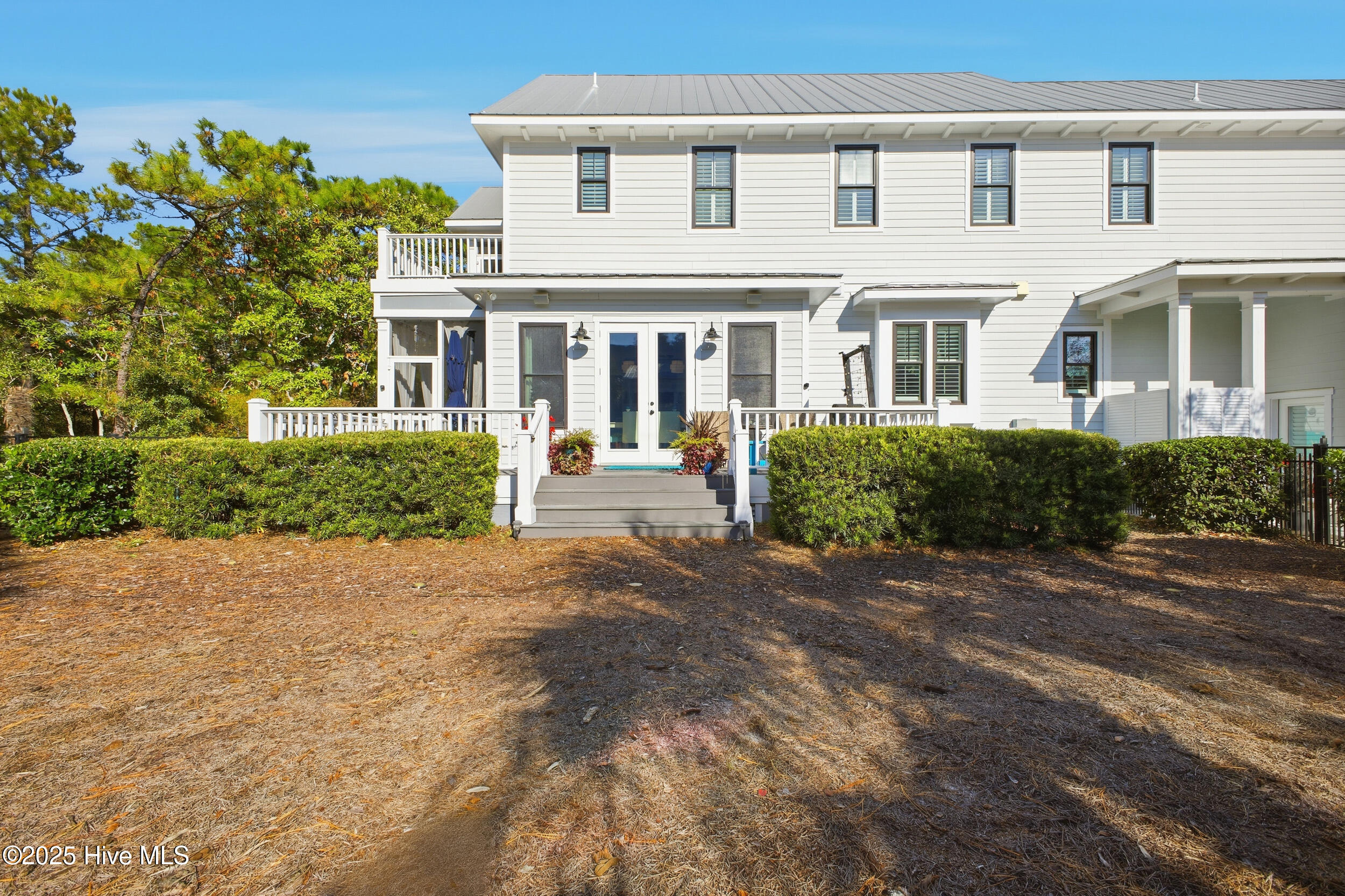 100543179 | Photo 68