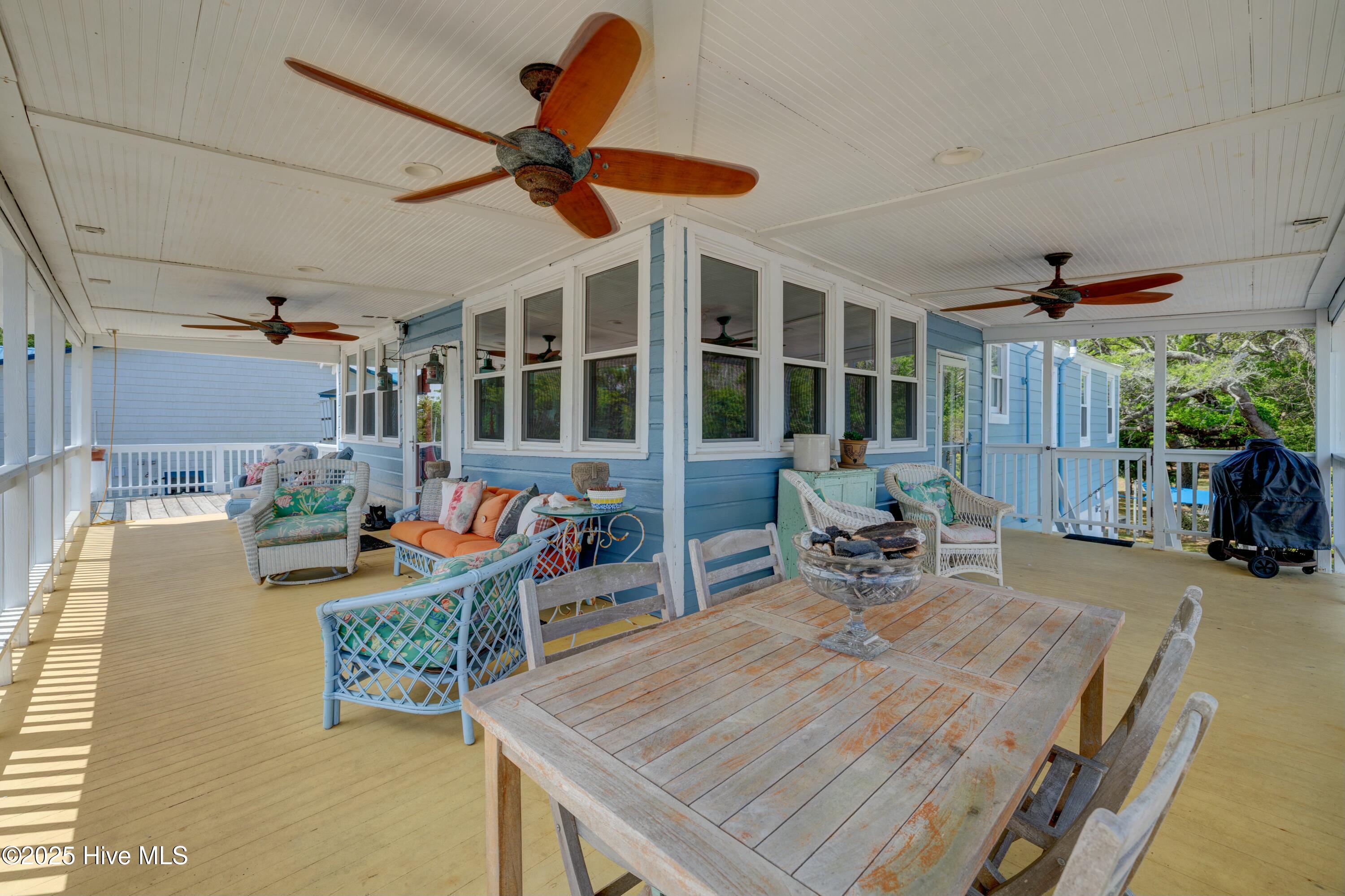 100501642 | Photo 35