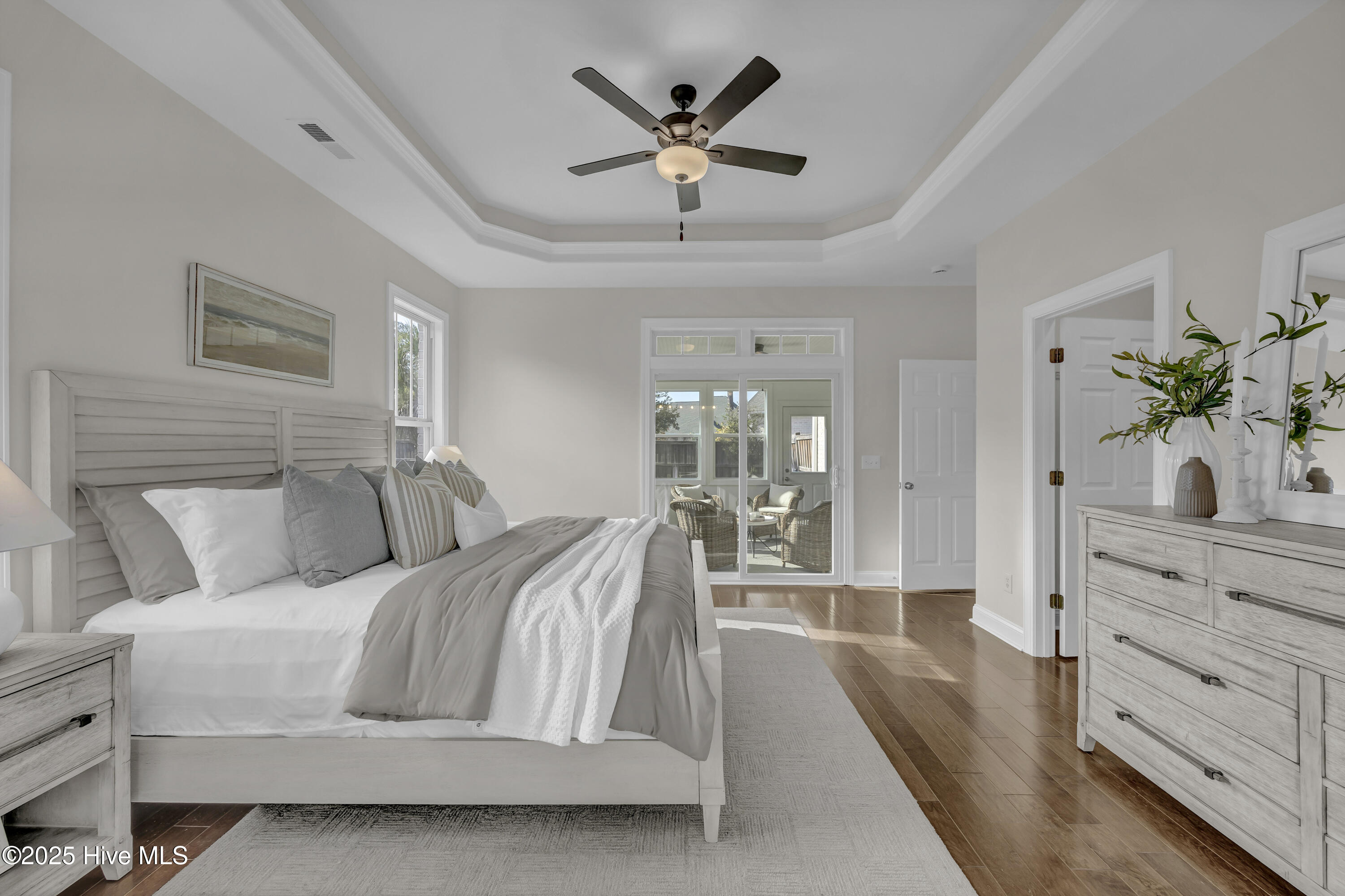 100542257 | Photo 14