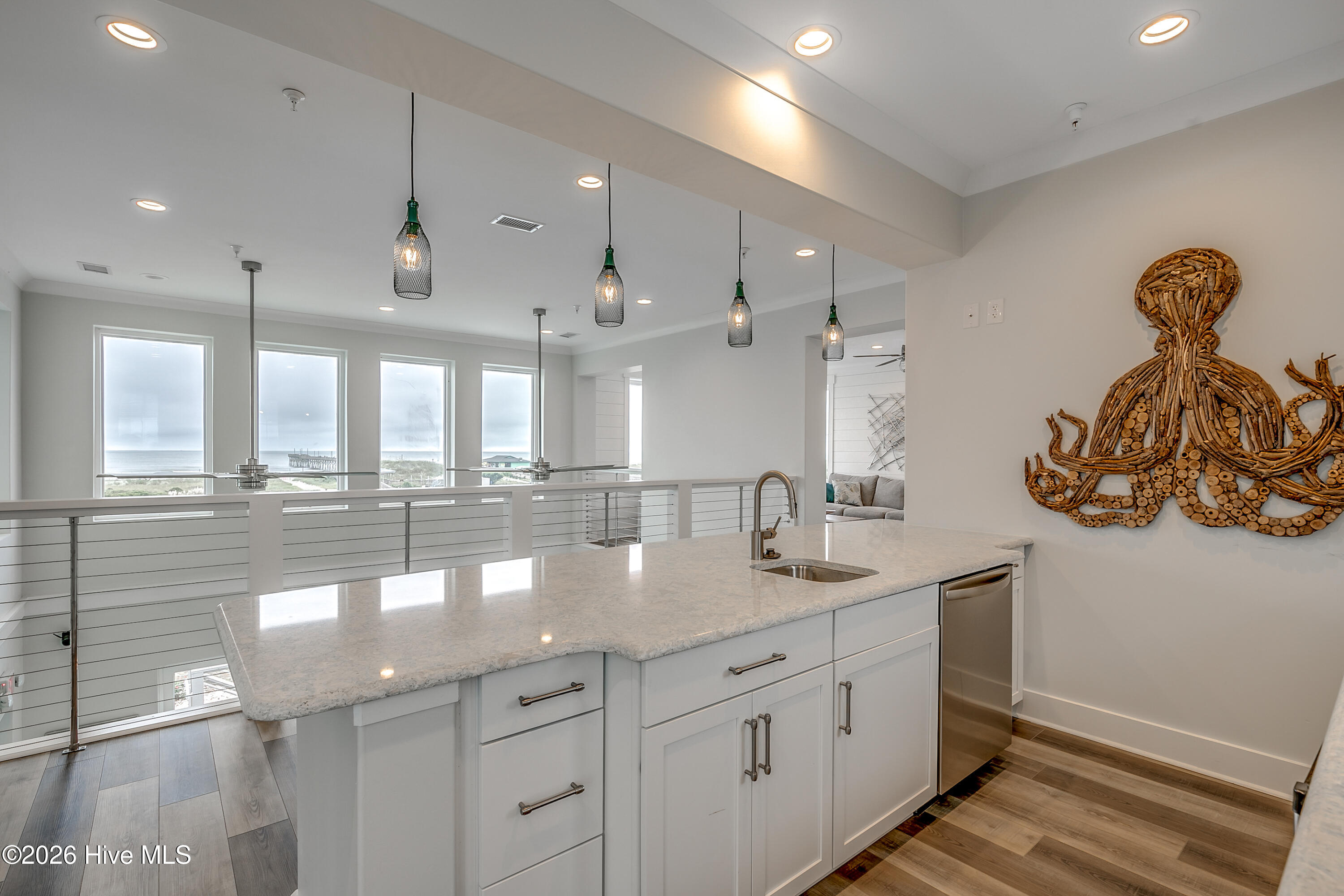 100543615 | Photo 89