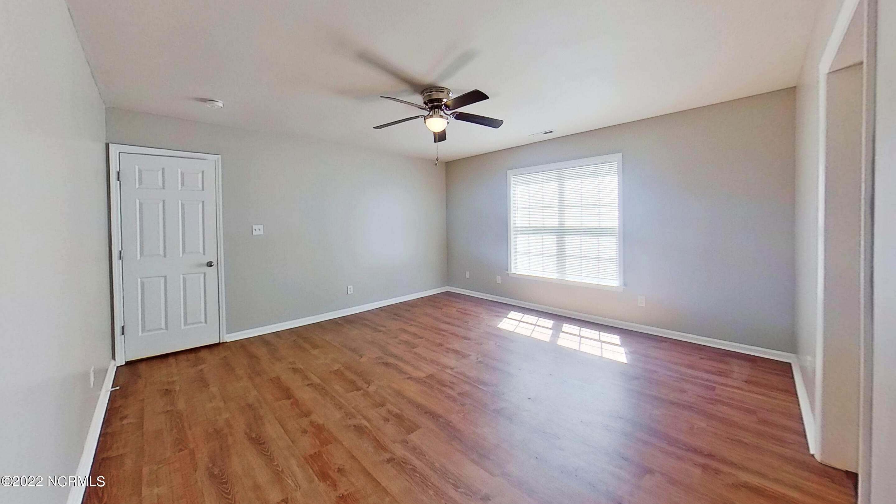 100558126 | Photo 12