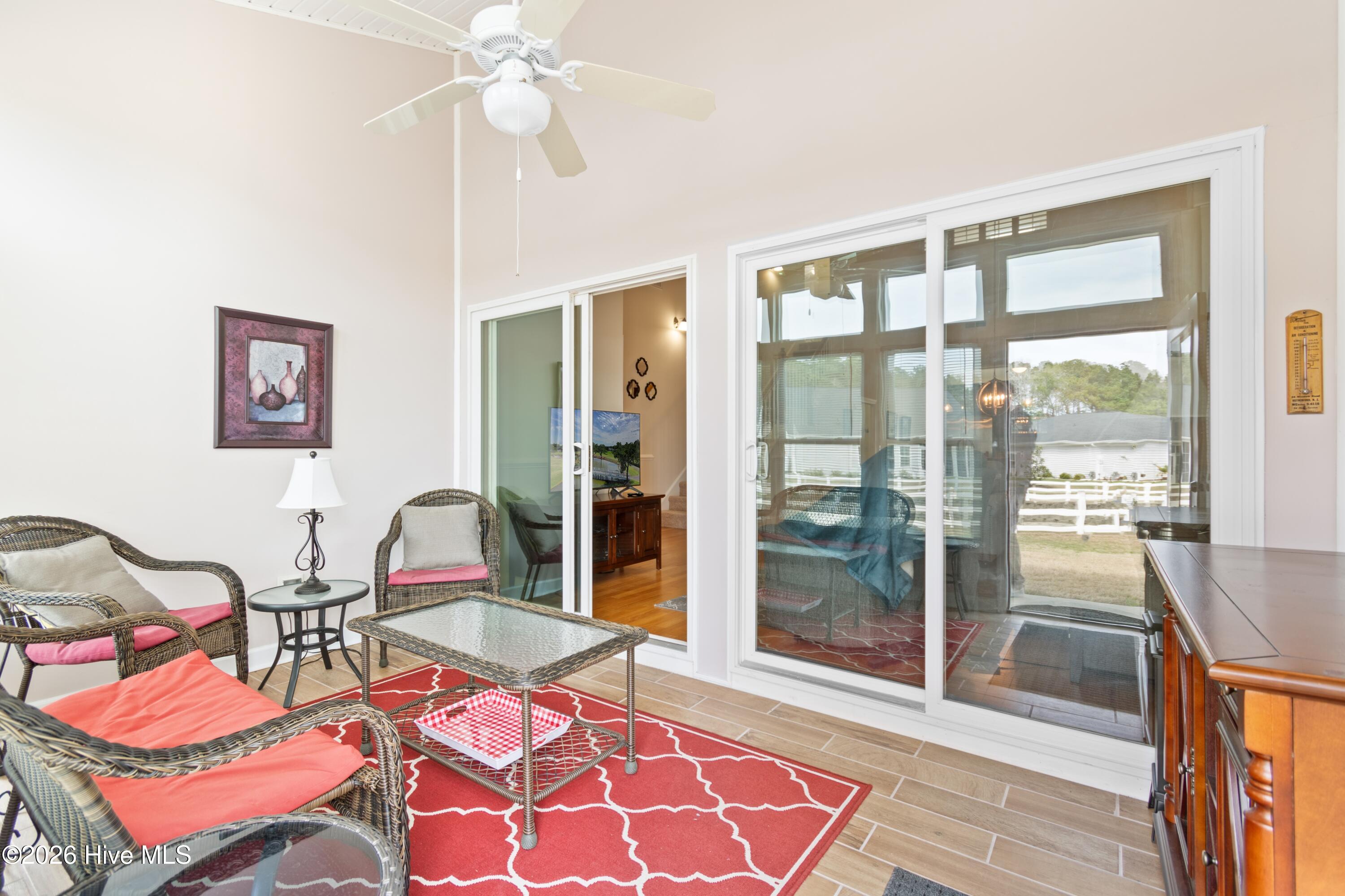 100561934 | Photo 37