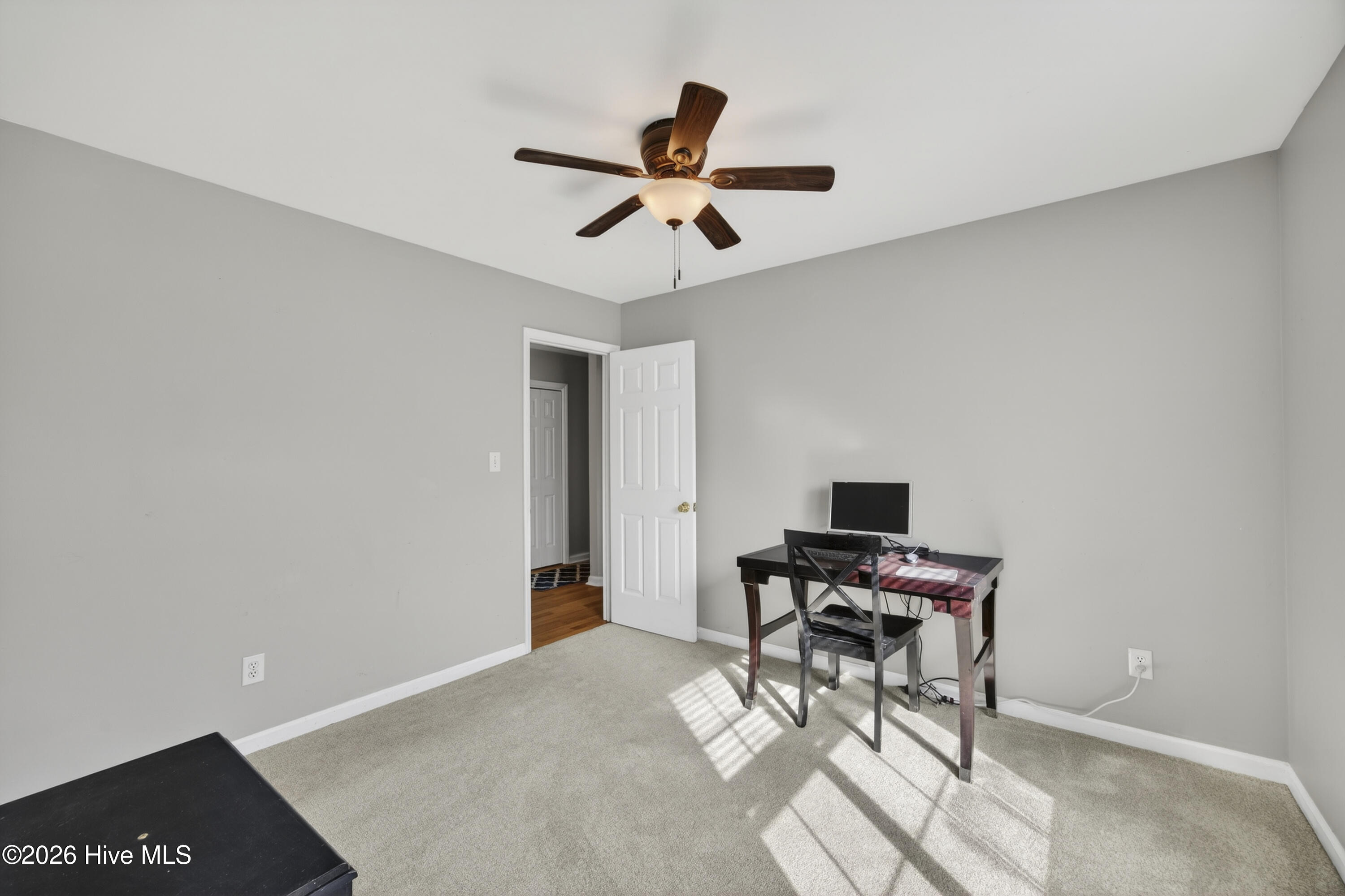 100550573 | Photo 22