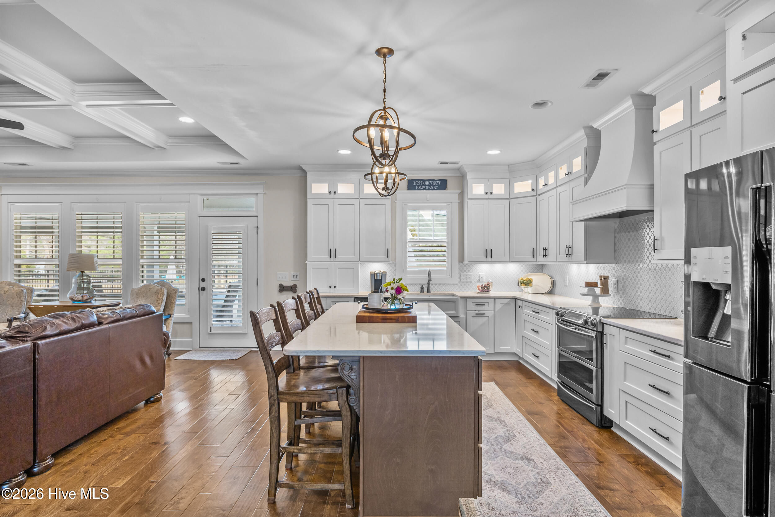 100562182 | Photo 22