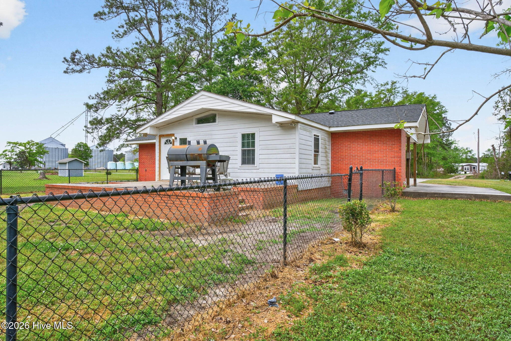 100565491 | Photo 24