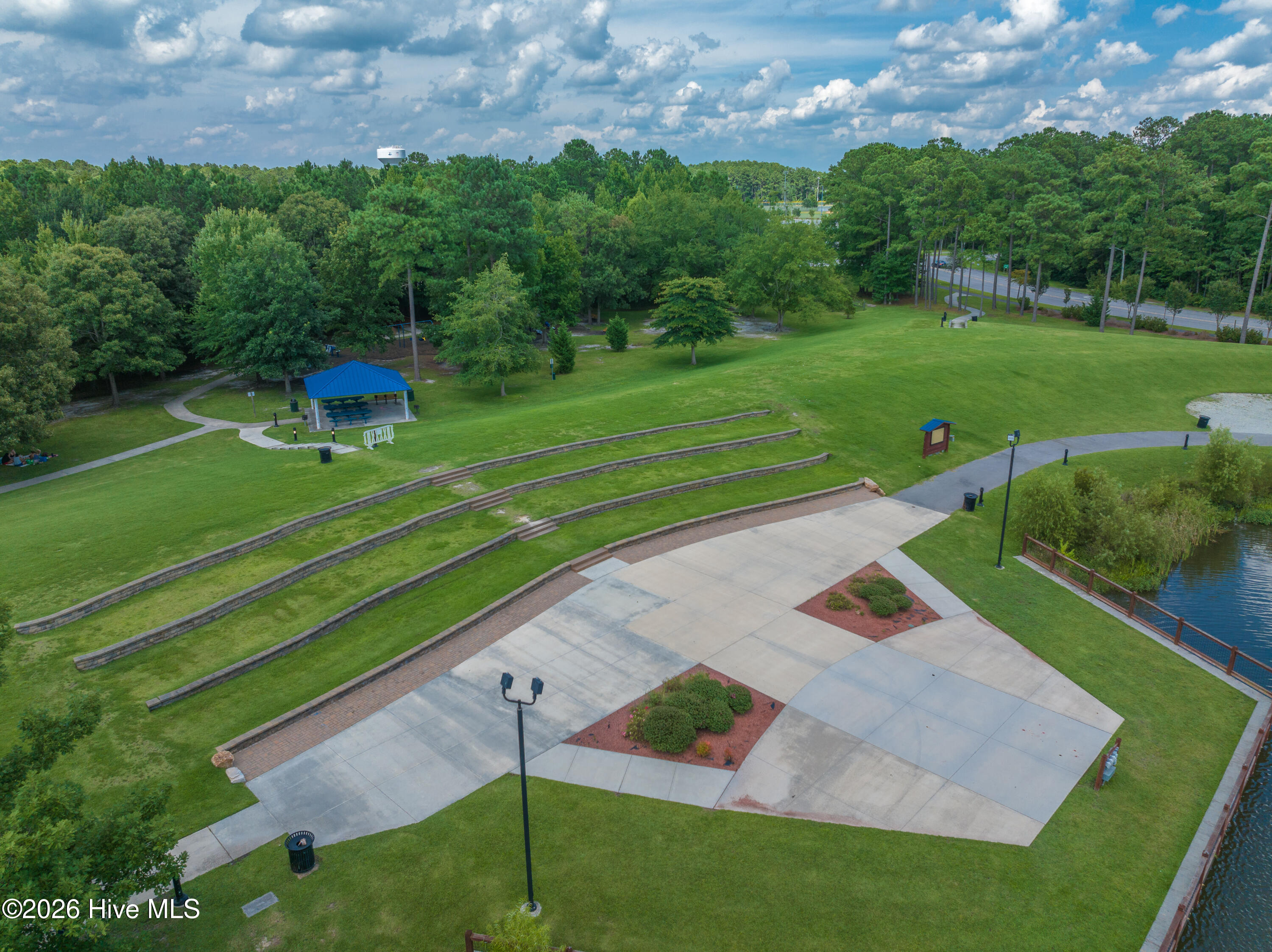 100560266 | Photo 39