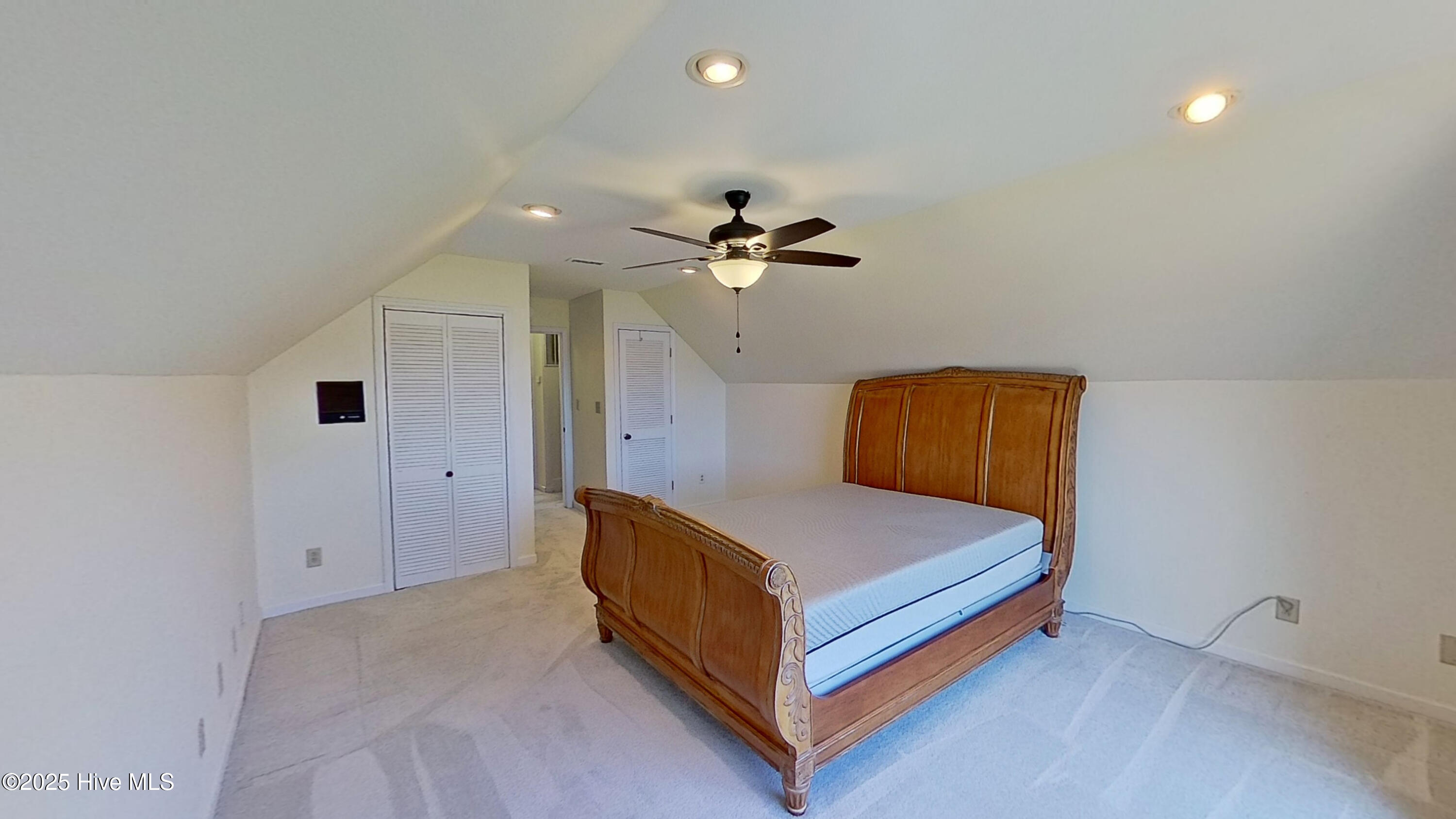 100543059 | Photo 28