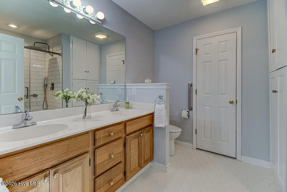 100553077 | Photo 22