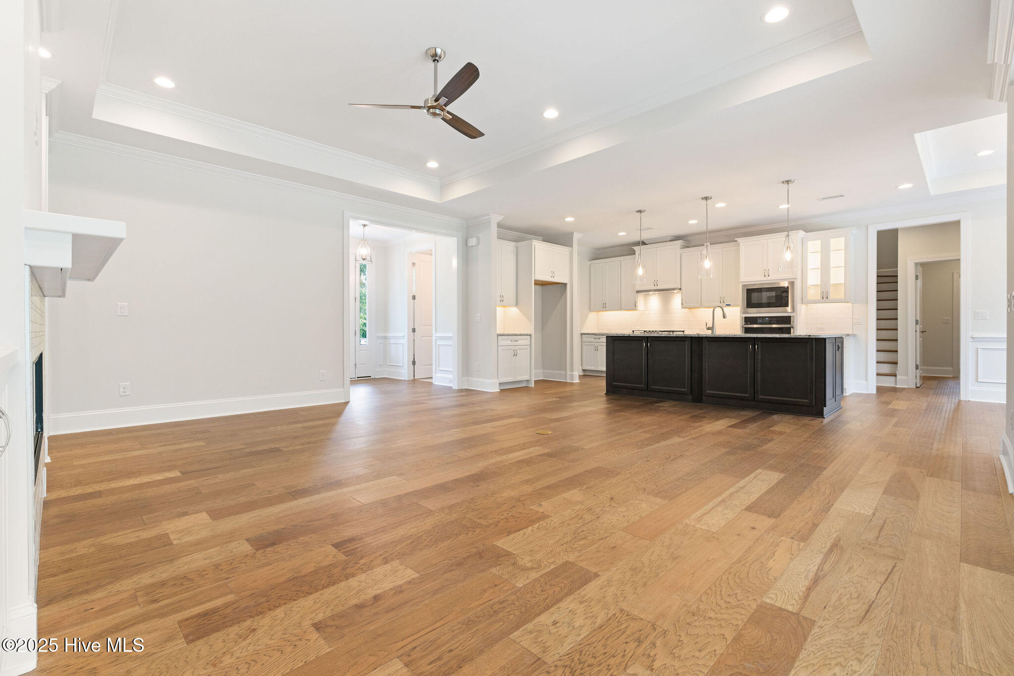 100530000 | Photo 18