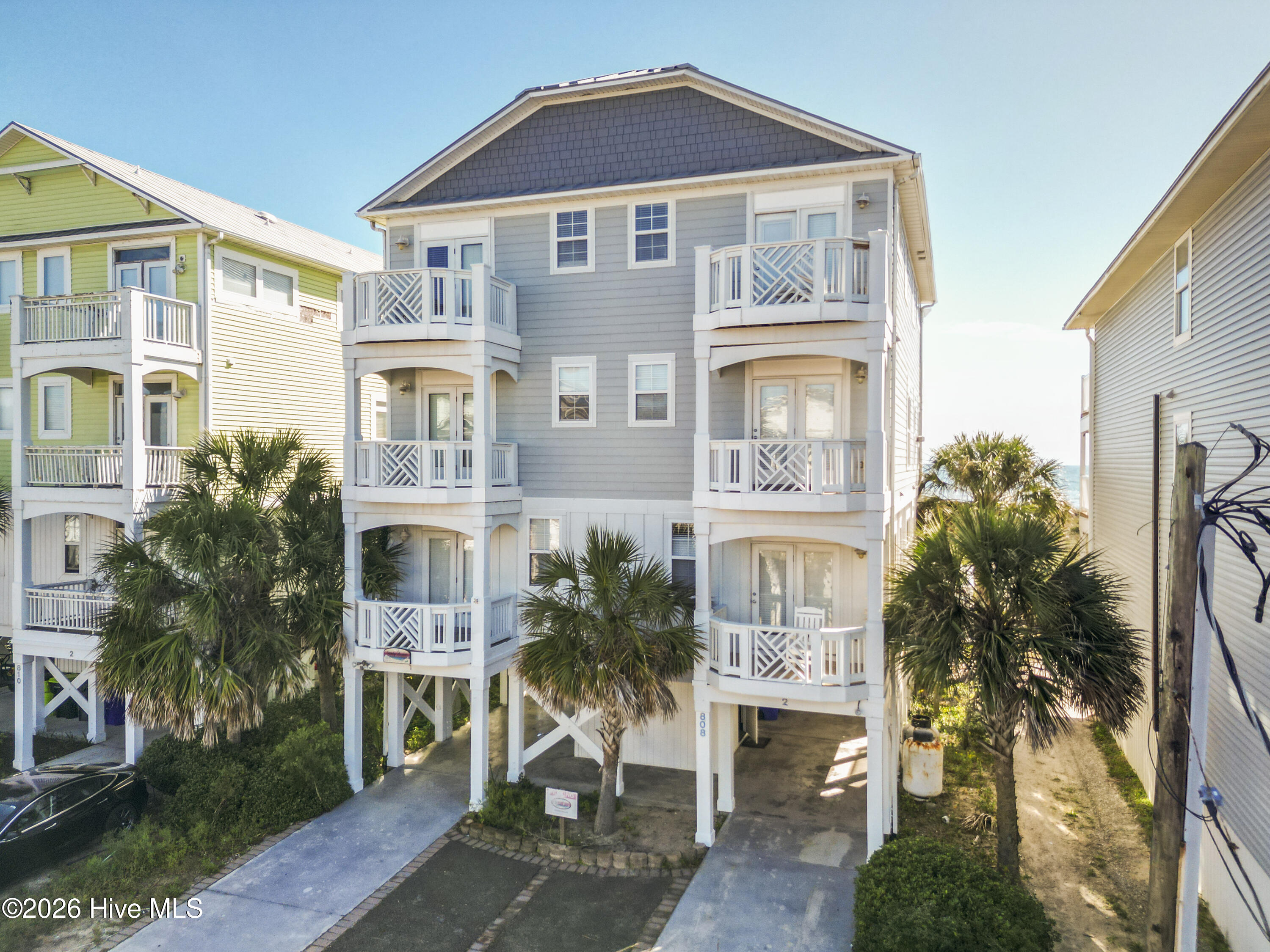 100550825 | Photo 14