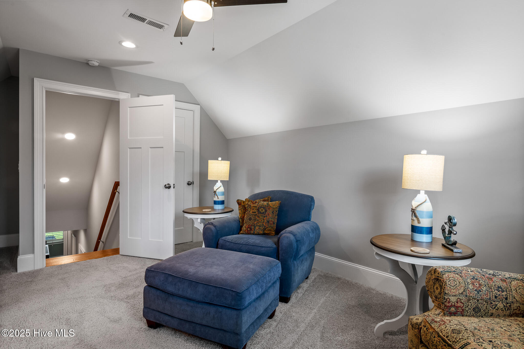 100526725 | Photo 38