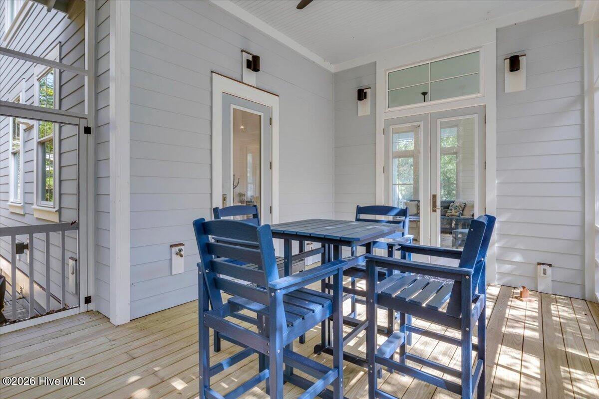 100563677 | Photo 27