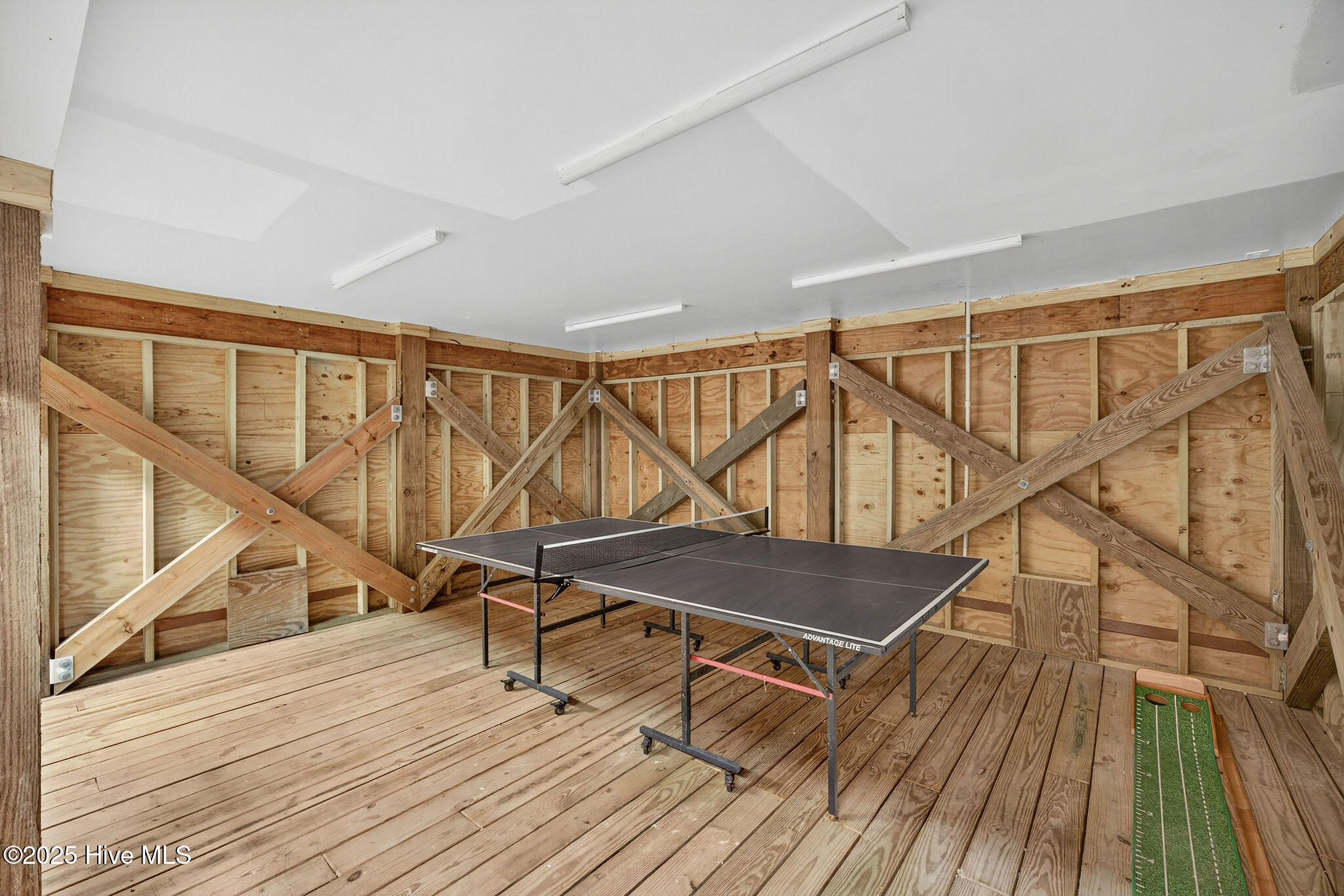 100541250 | Photo 49