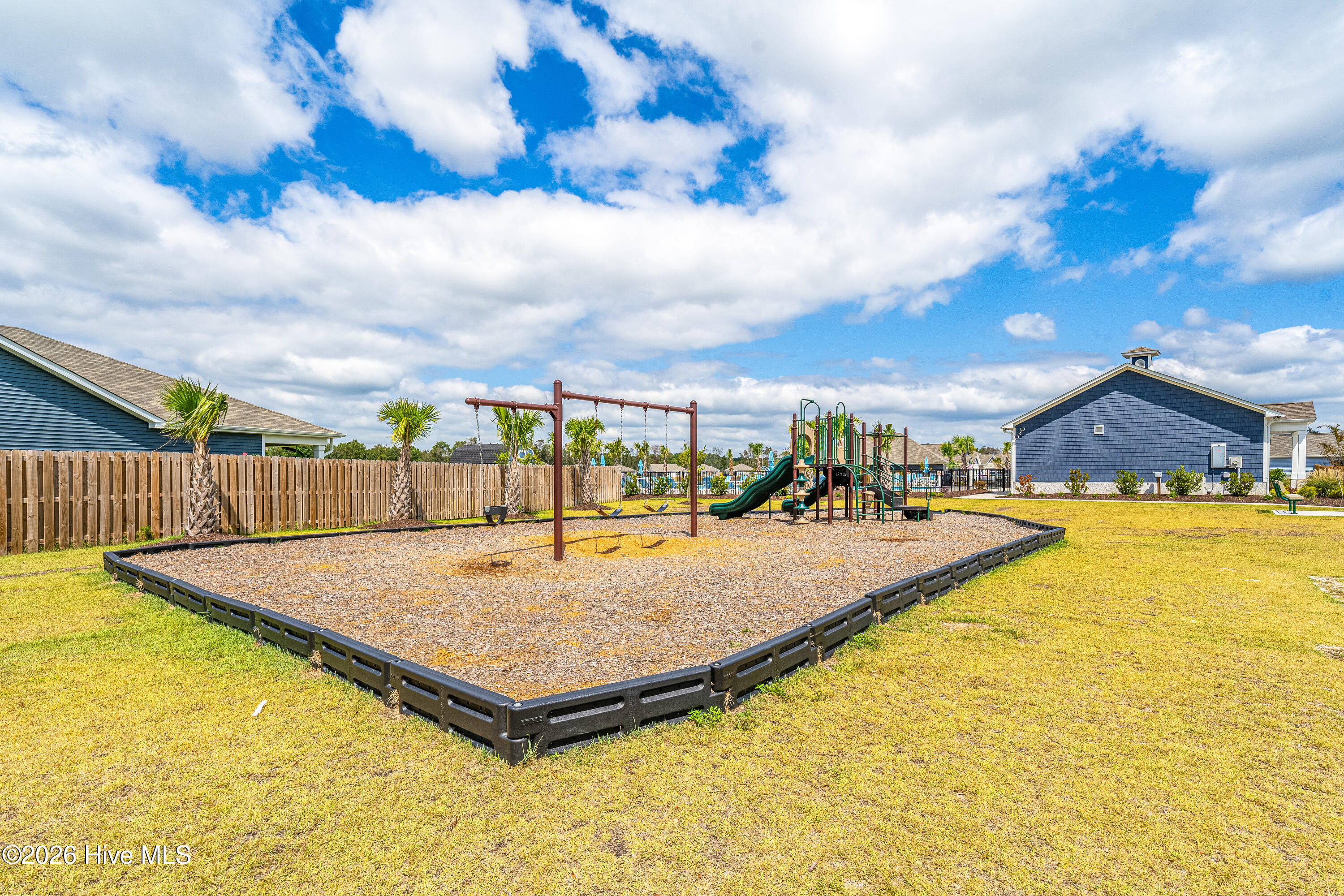 100560678 | Photo 39