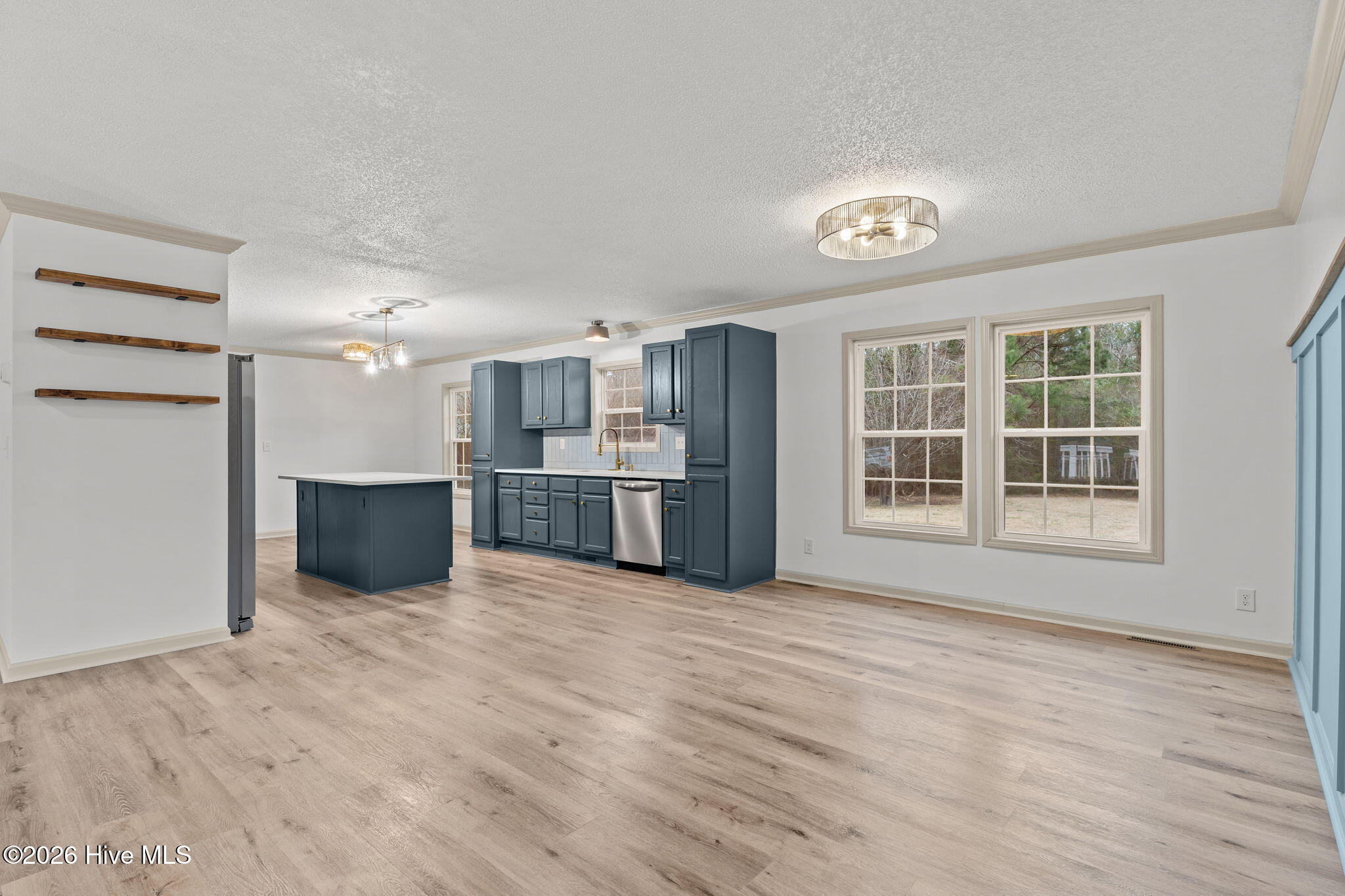 100557203 | Photo 10