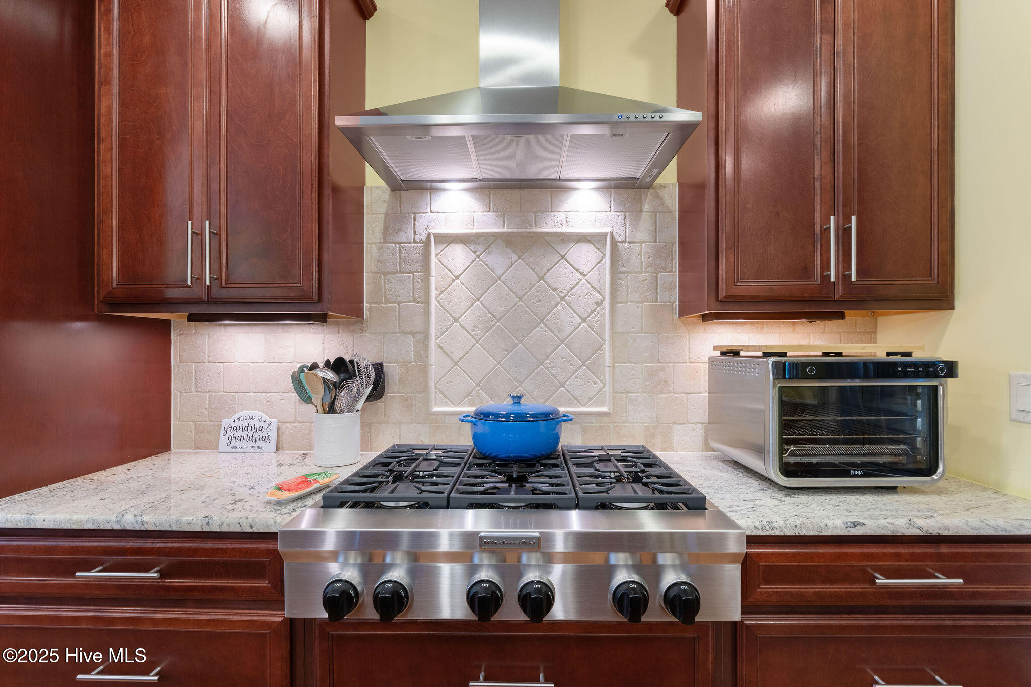 100524578 | Photo 25