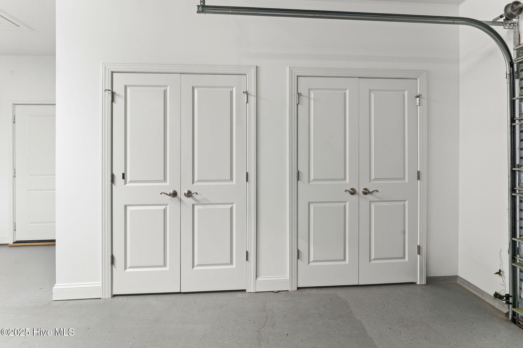 100515230 | Photo 39