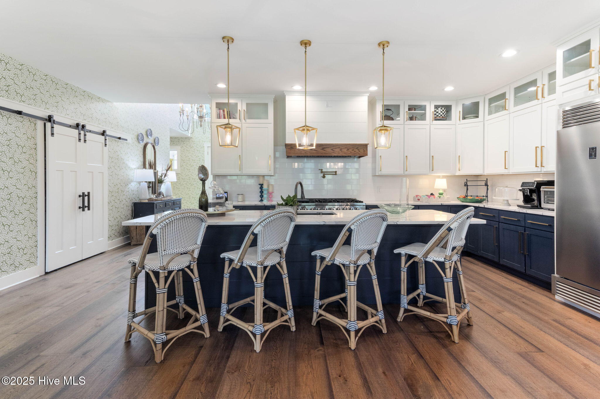 100525541 | Photo 11