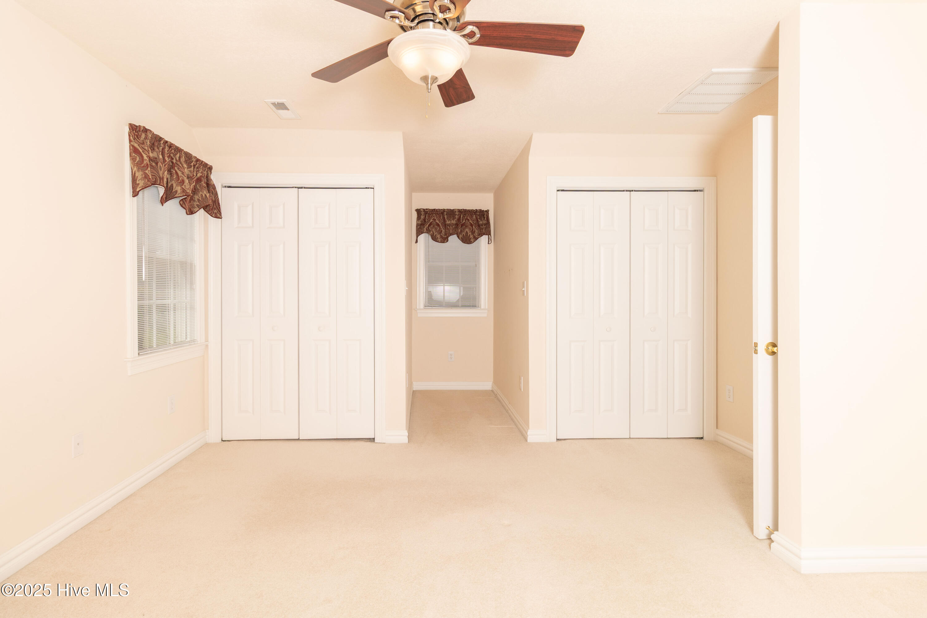 2nd bedroom upstairs w ensuite