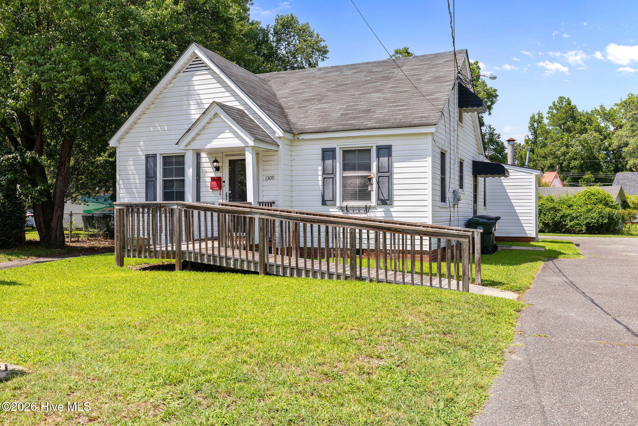 Exterior photo of 1309 E Ash Street, Goldsboro, NC 27530. MLS: 100590881