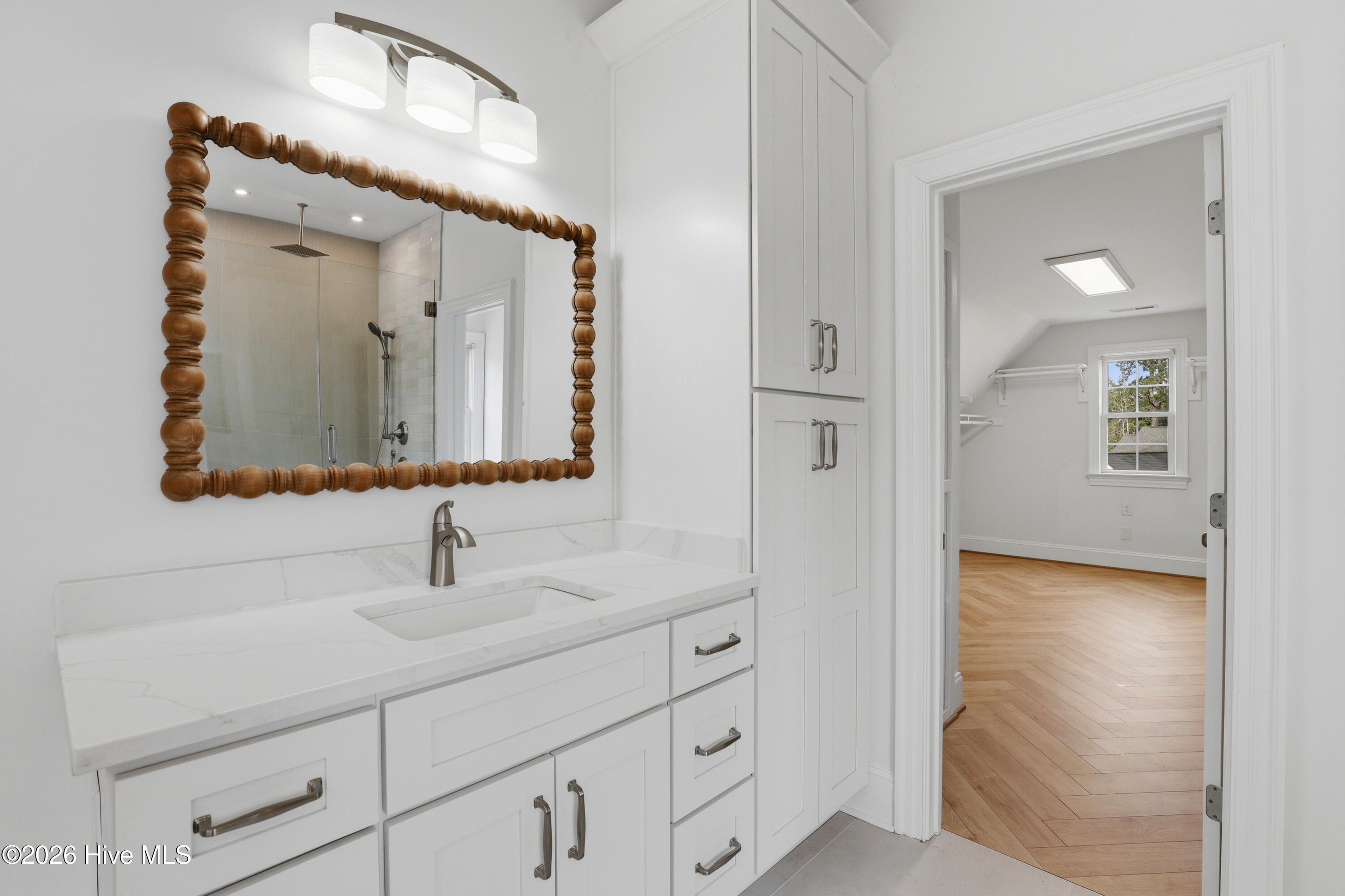 100562697 | Photo 27