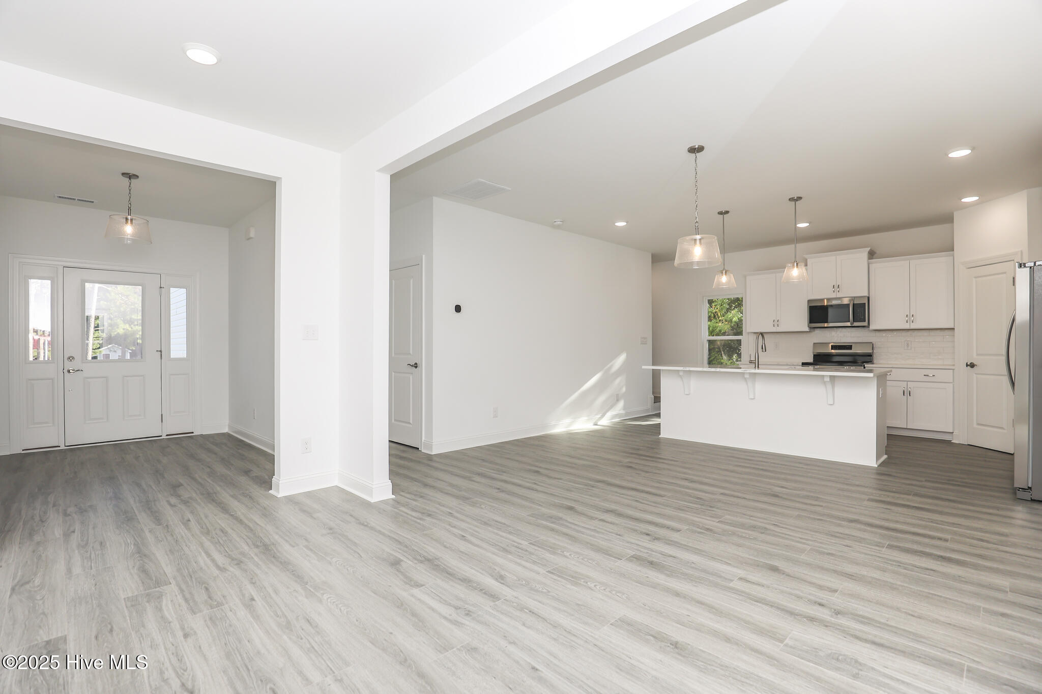 100553822 | Photo 31