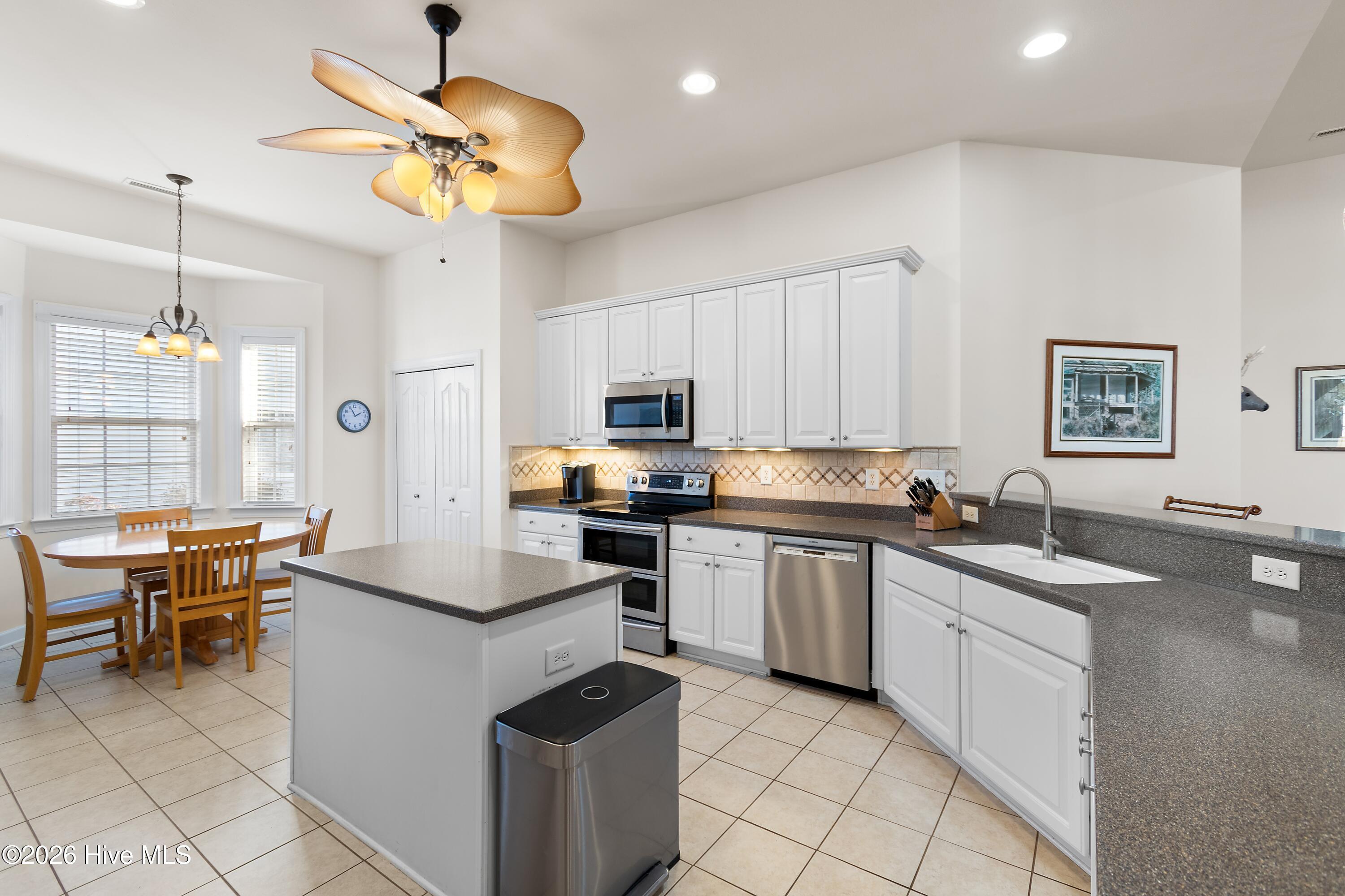 100549811 | Photo 17