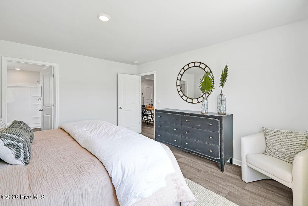 100553049 | Photo 27