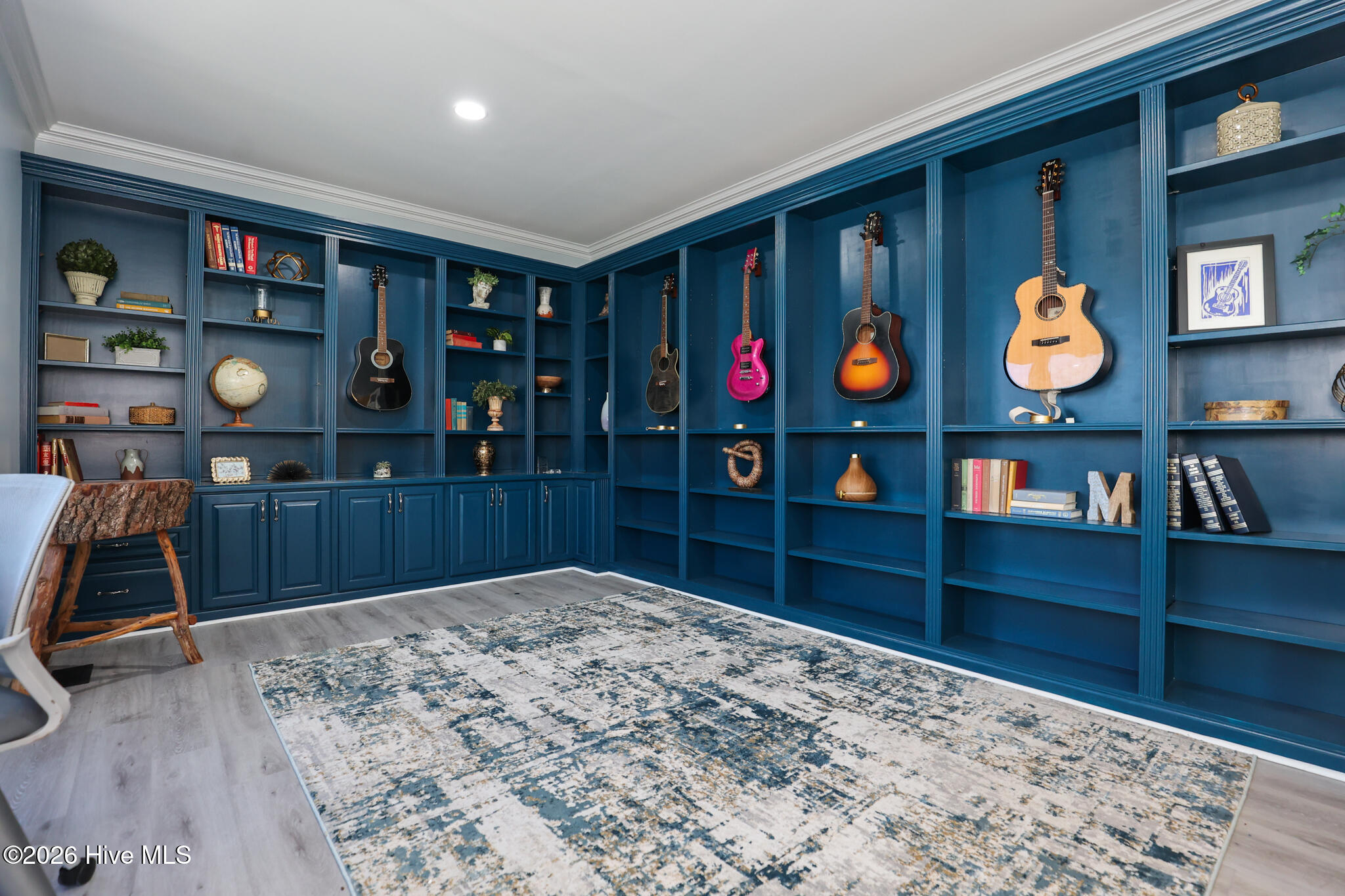 100556044 | Photo 30