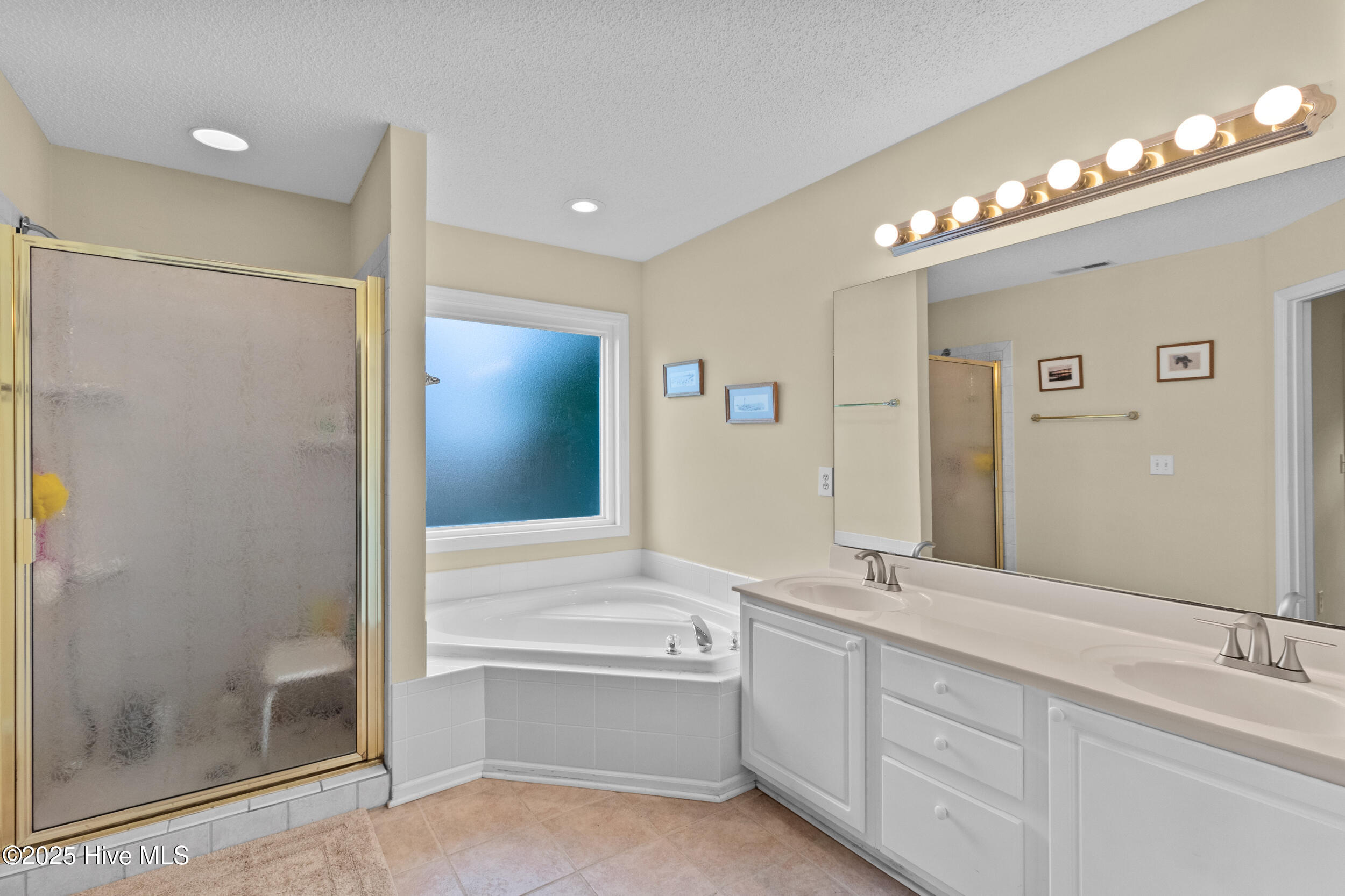 100518849 | Photo 21