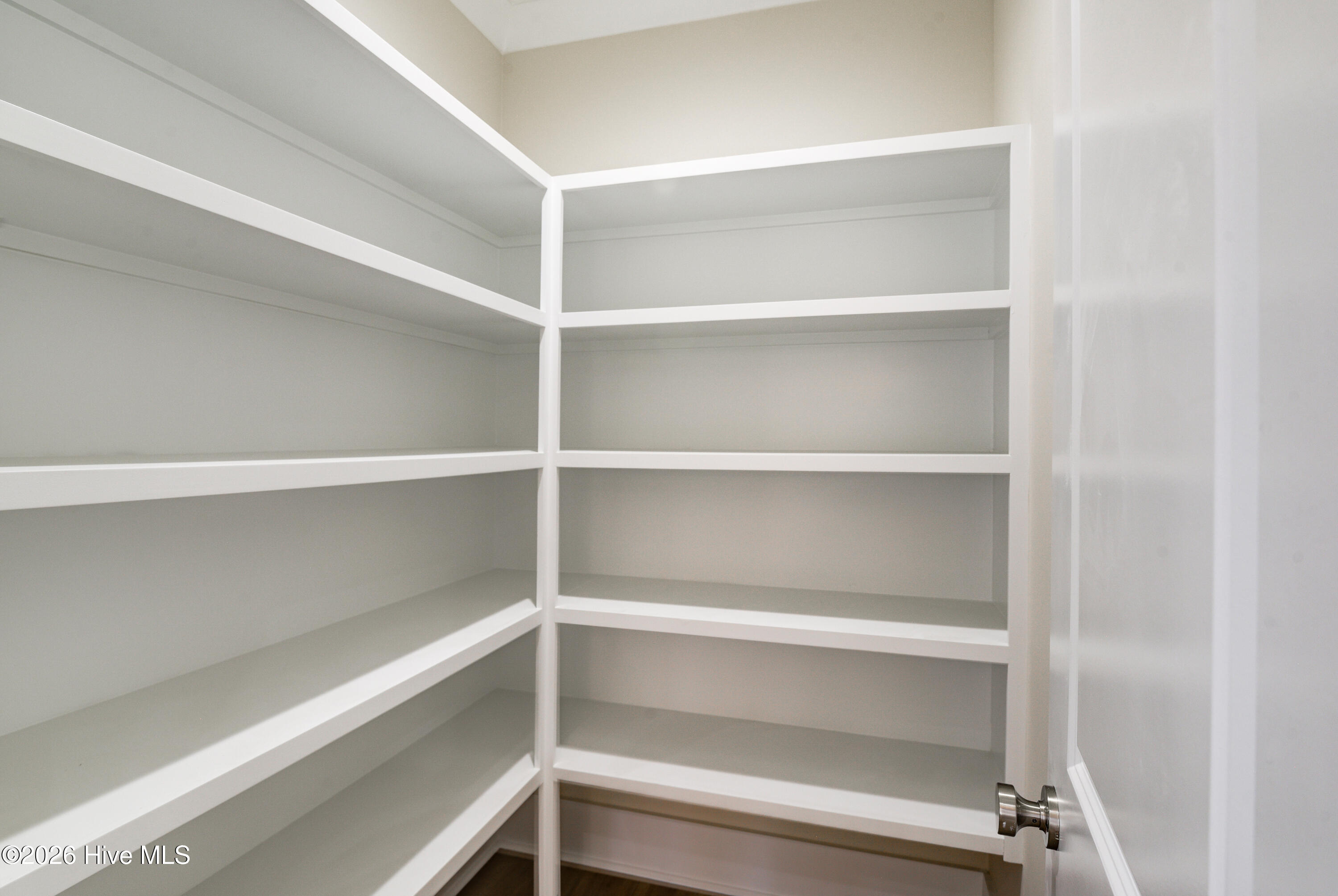 100547113 | Photo 16