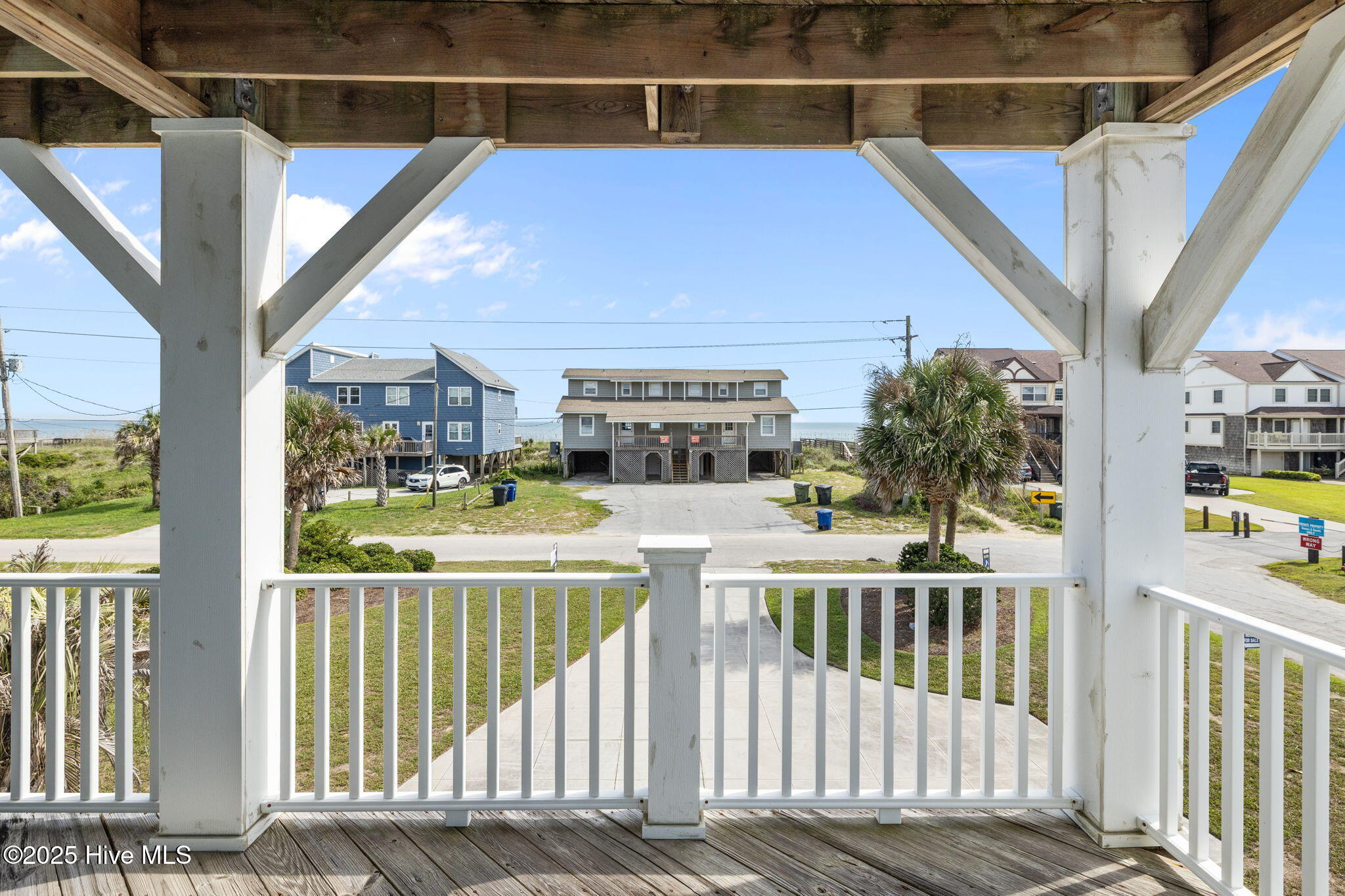 100509576 | Photo 35