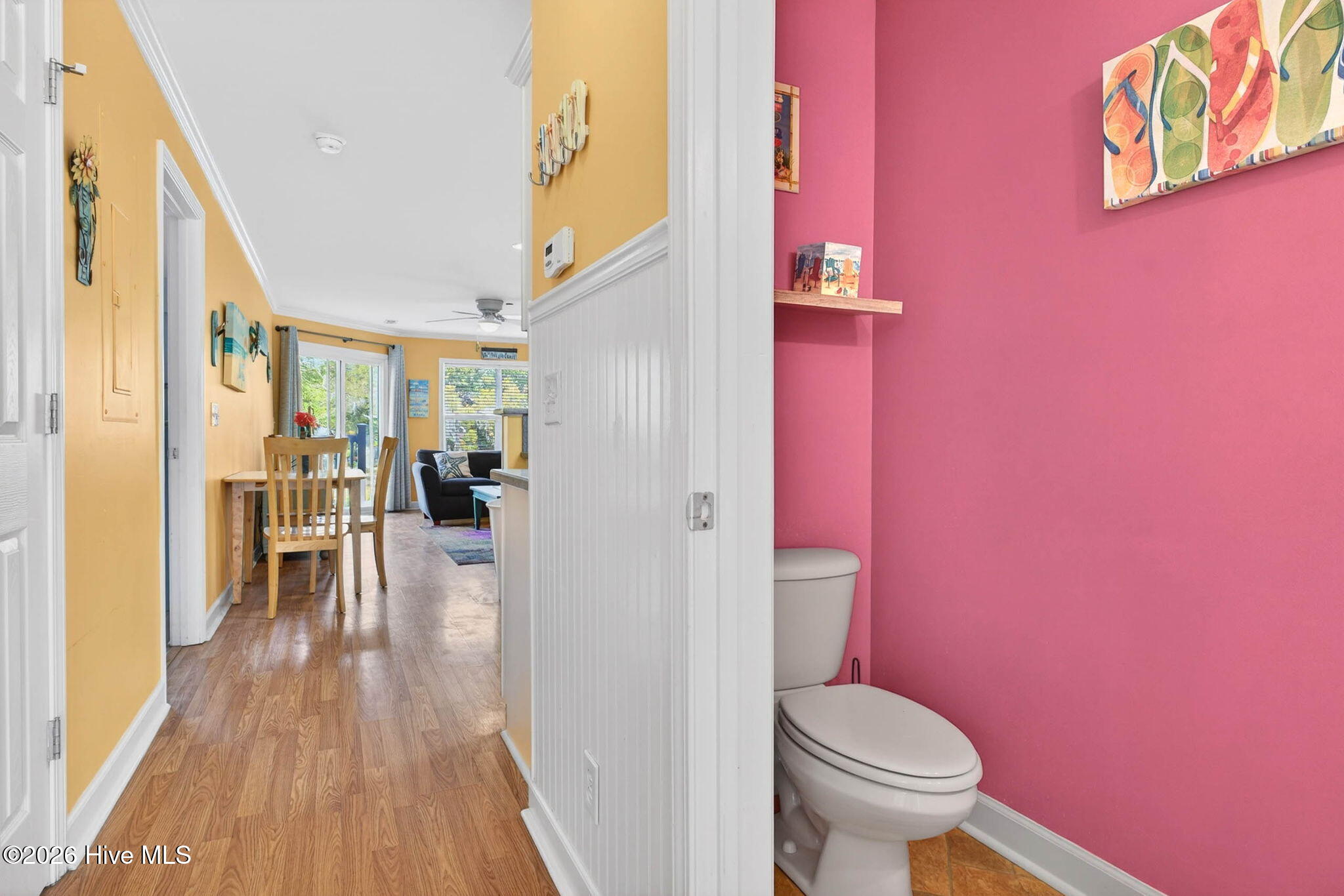 100563850 | Photo 18