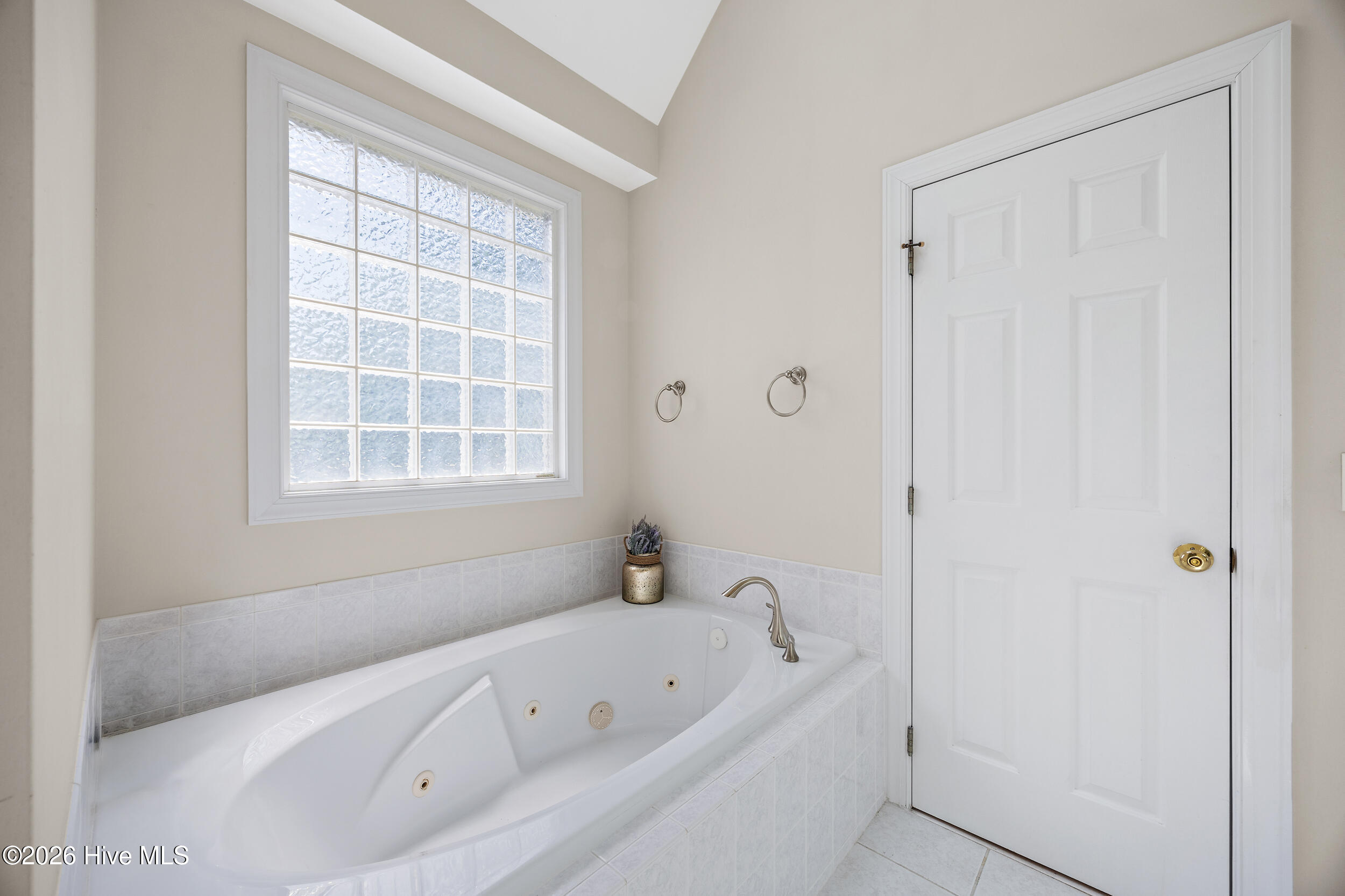 100564143 | Photo 19