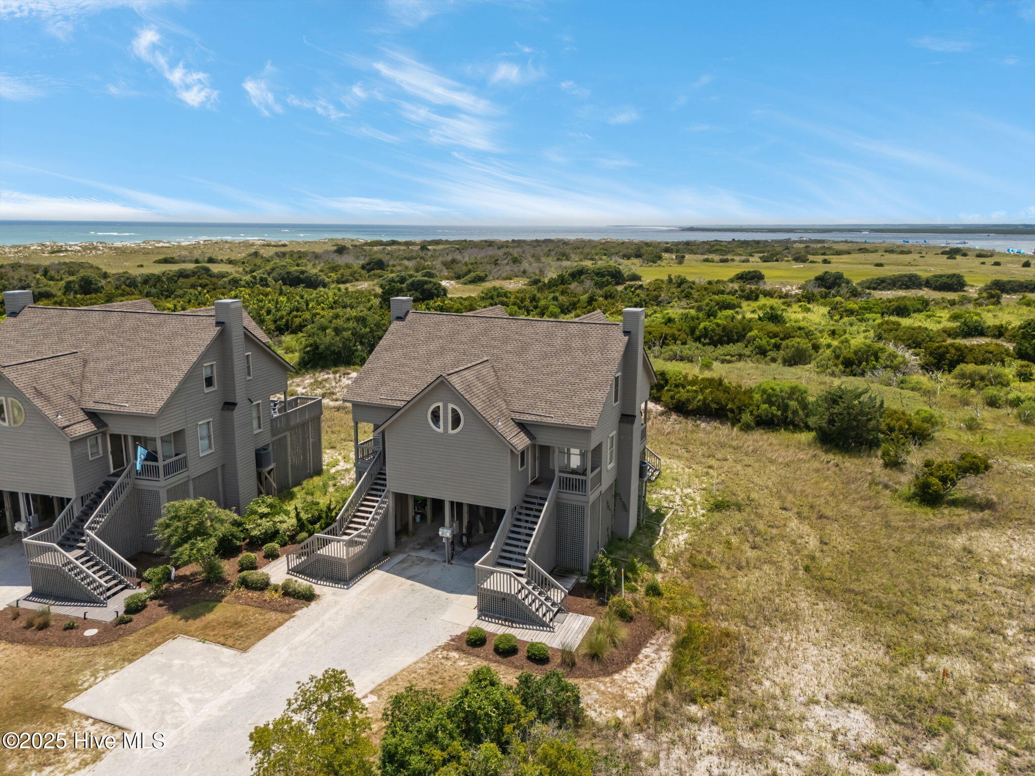 100540801 | Photo 40