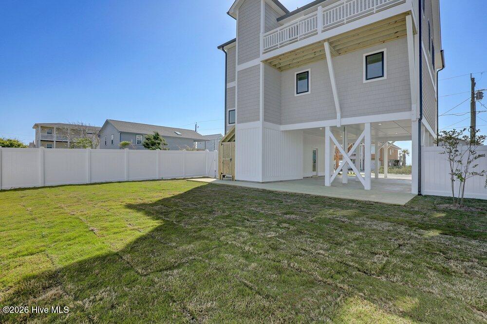 100552100 | Photo 44