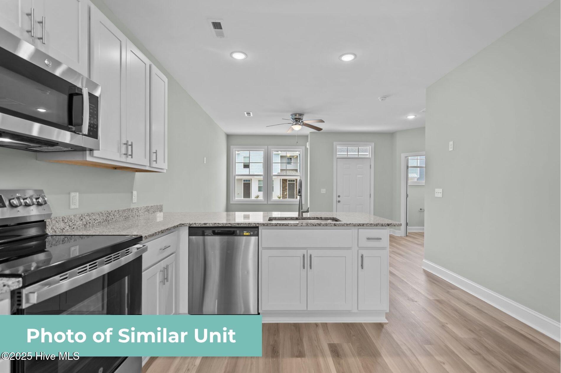 100552377 | Photo 13