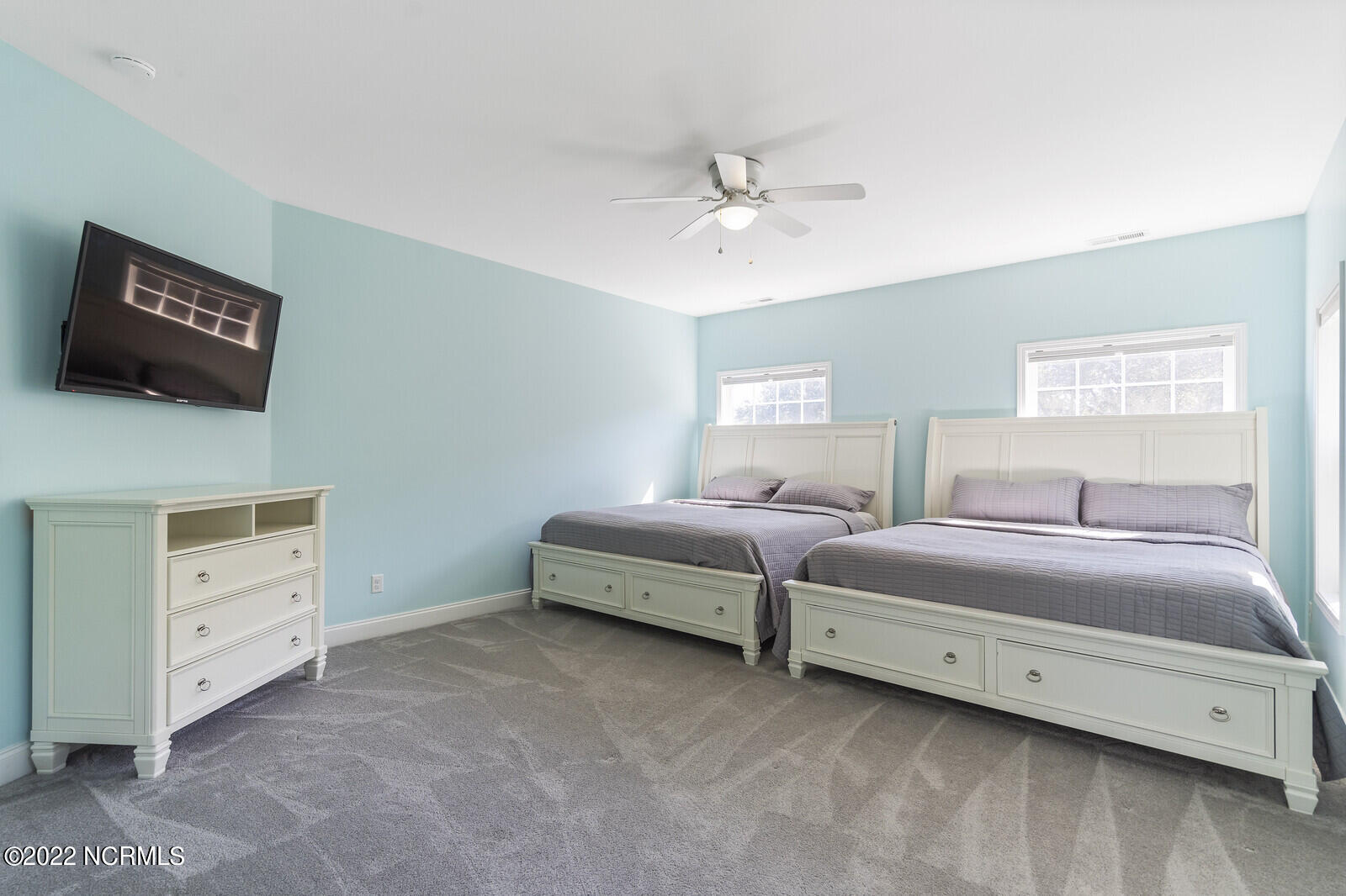 100556304 | Photo 53